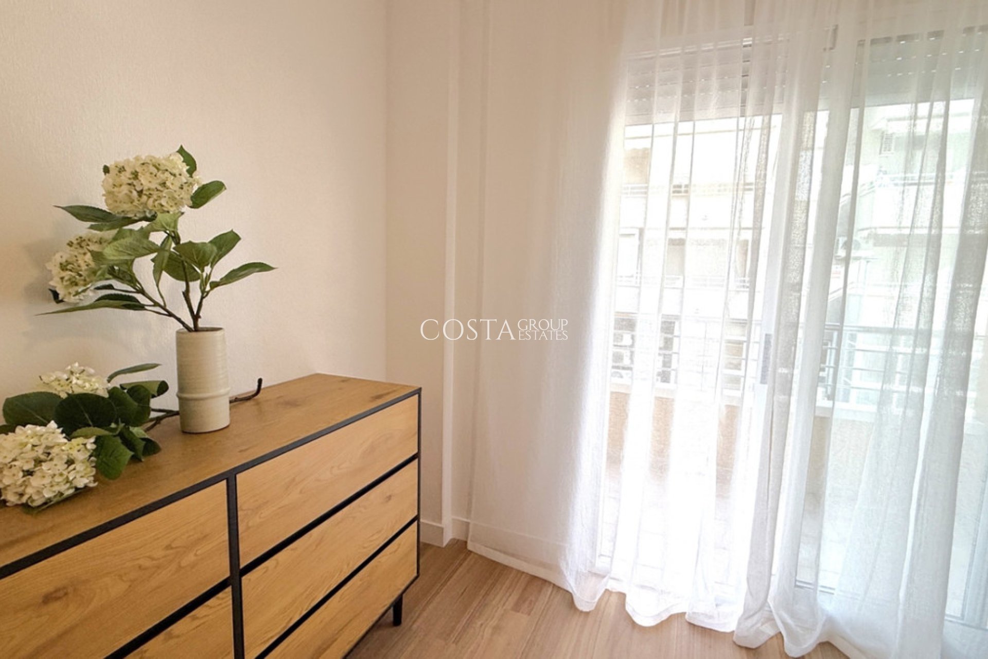 Resale - Apartments -
Torrevieja