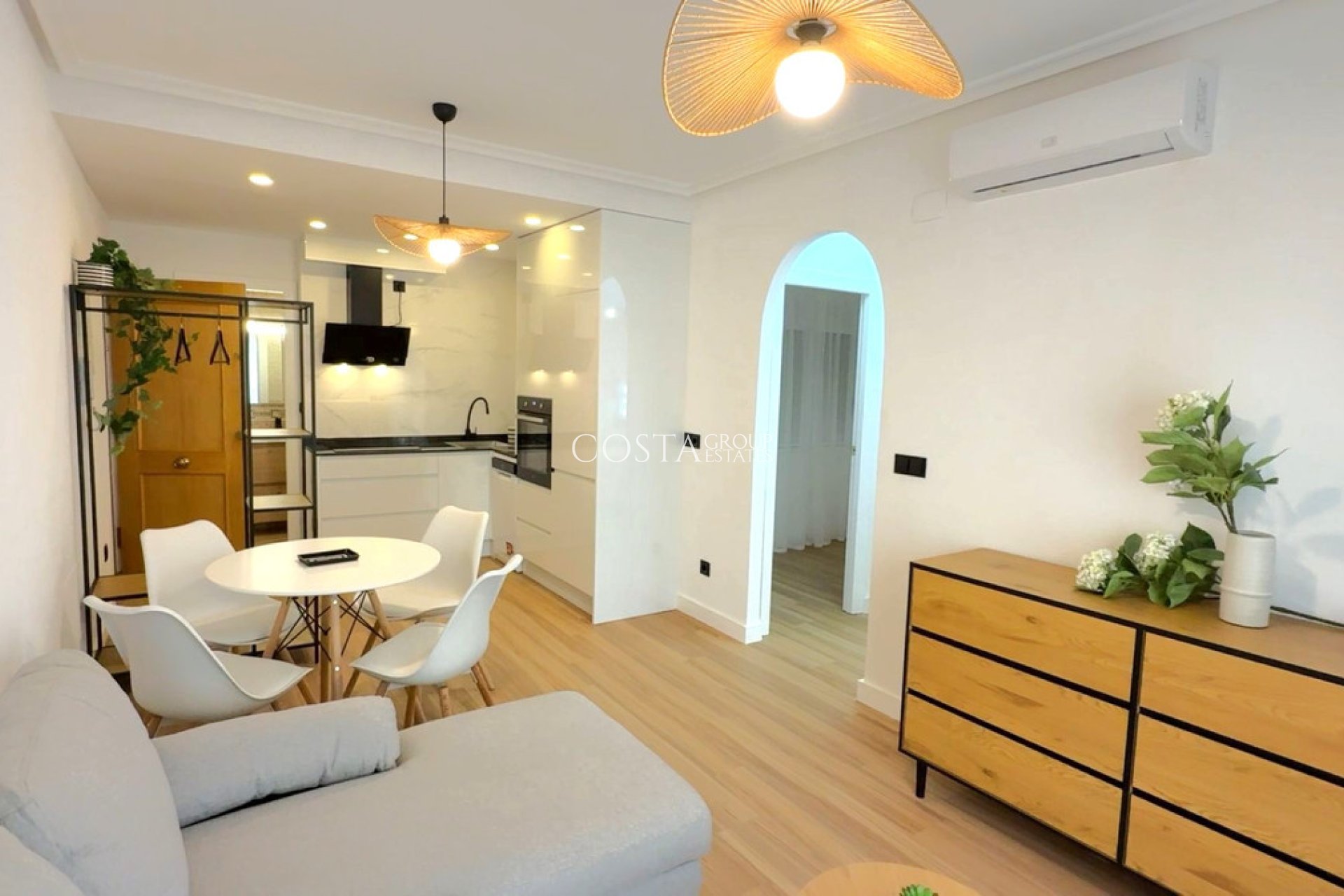 Resale - Apartments -
Torrevieja