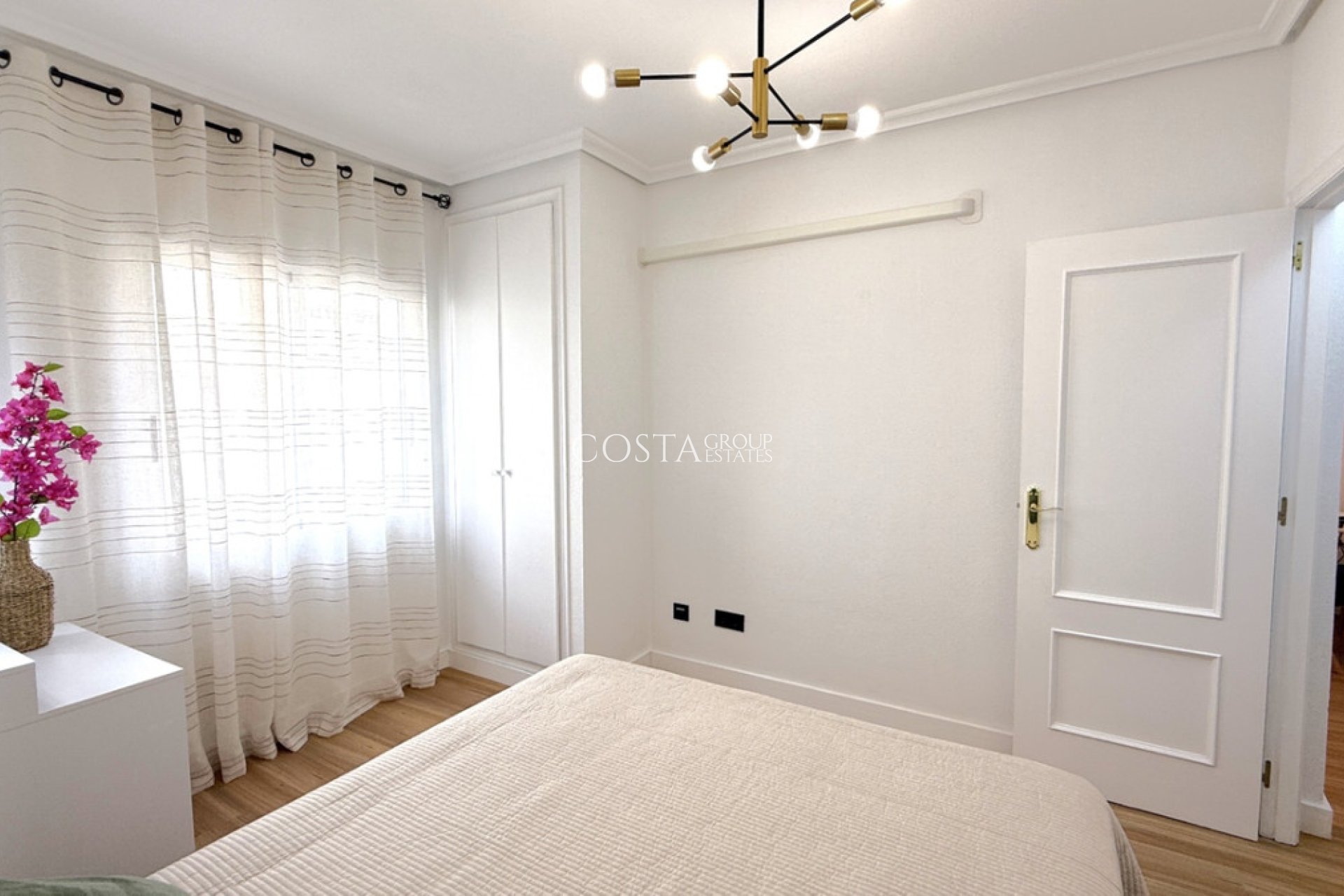 Resale - Apartments -
Torrevieja