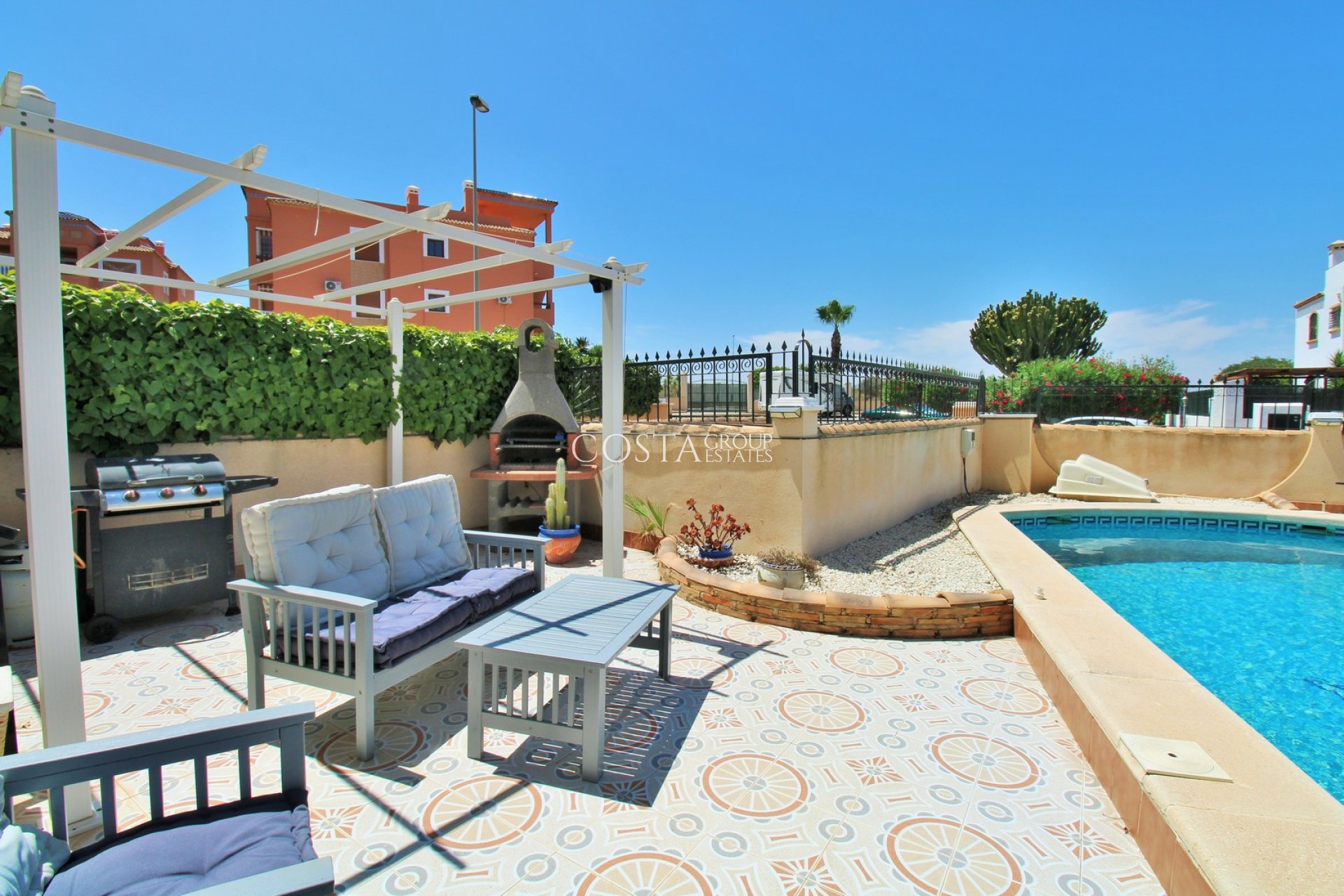 Resale - Apartments -
Villamartín - PAU 8