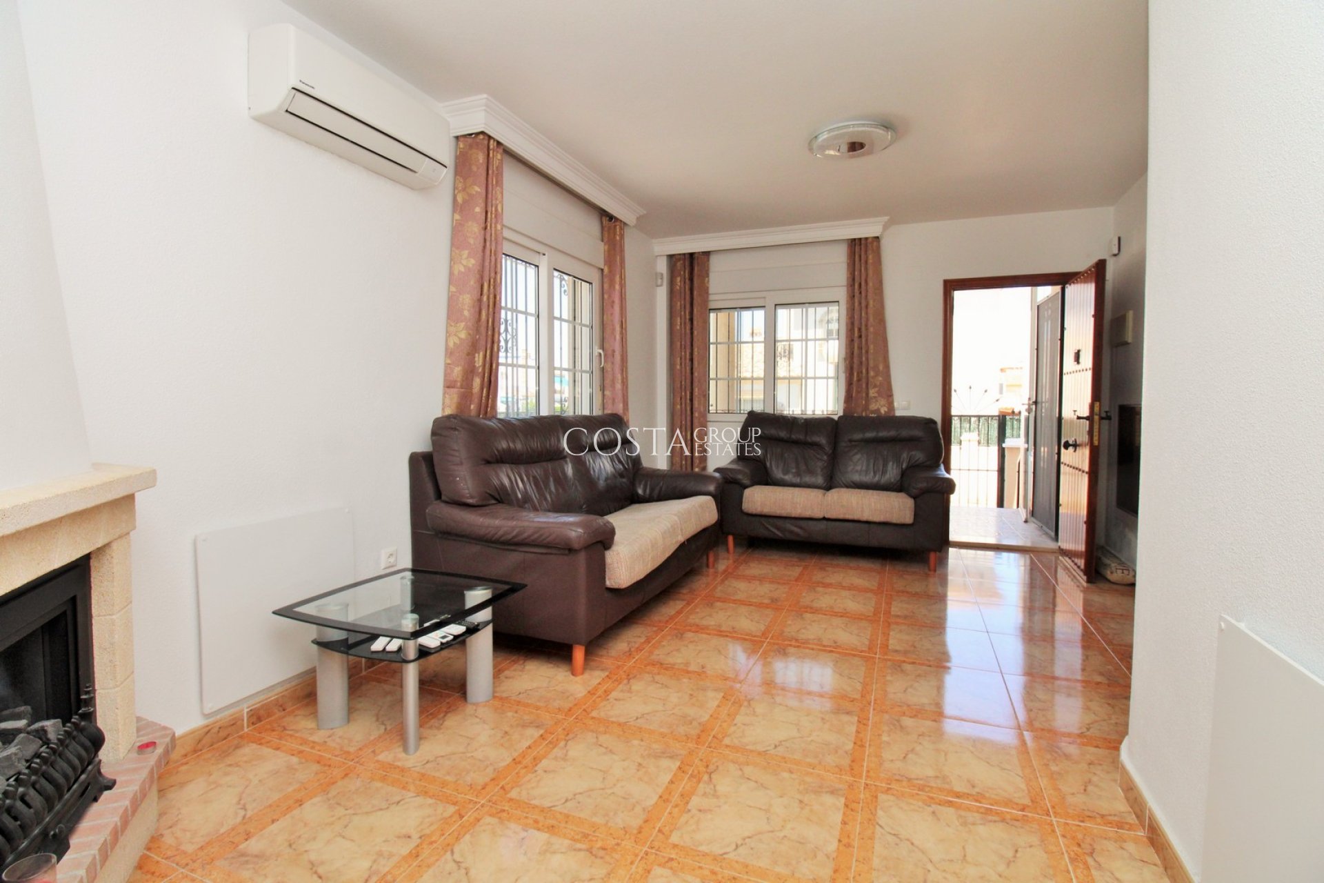 Resale - Apartments -
Villamartín - PAU 8