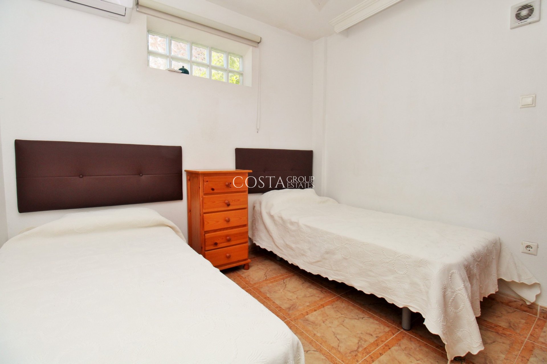 Resale - Apartments -
Villamartín - PAU 8