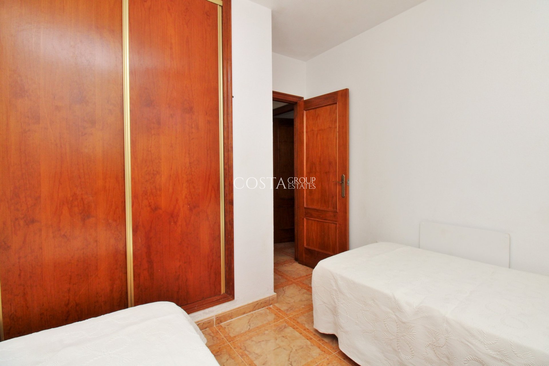Resale - Apartments -
Villamartín - PAU 8