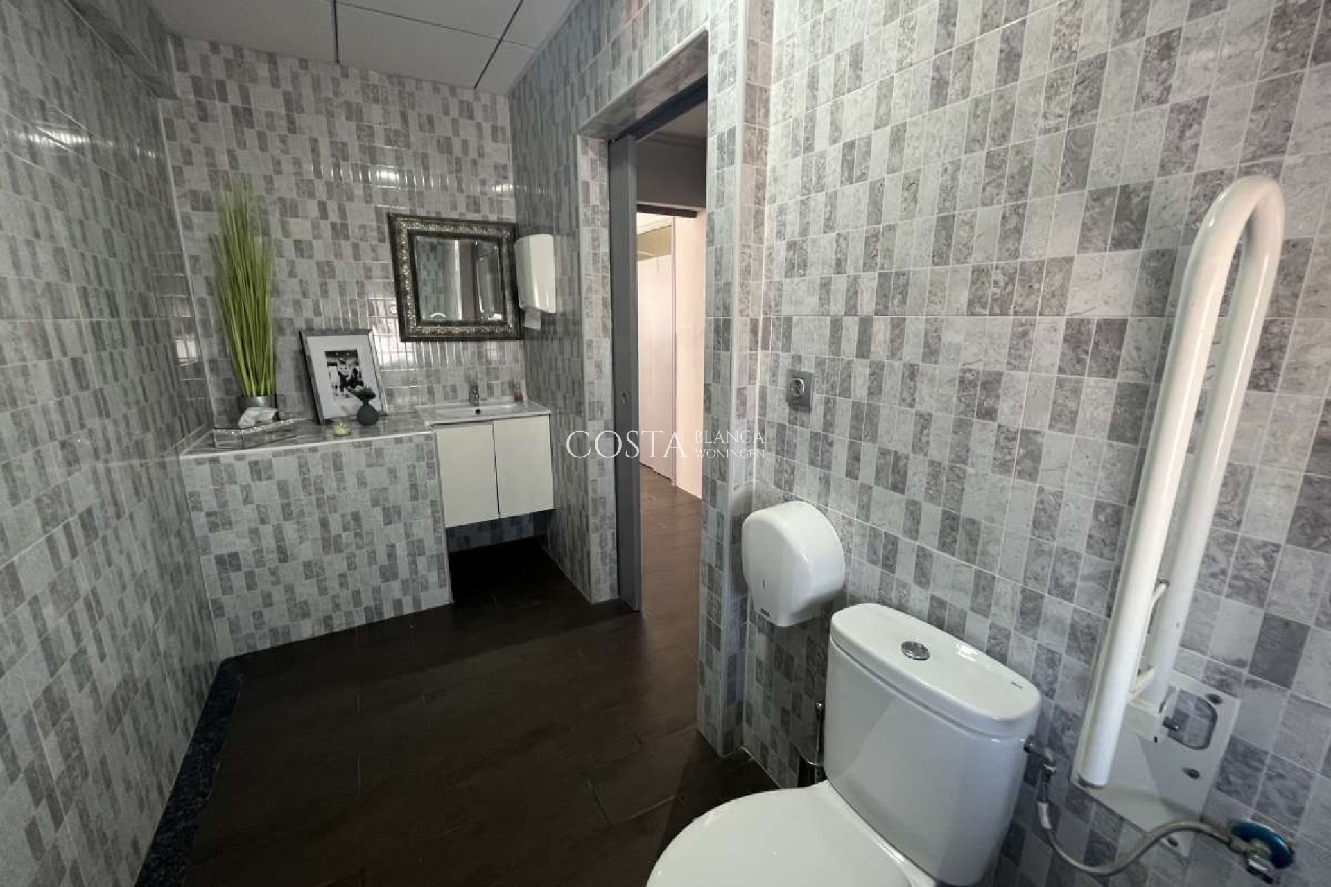 Resale - Commercial -
Dehesa de Campoamor