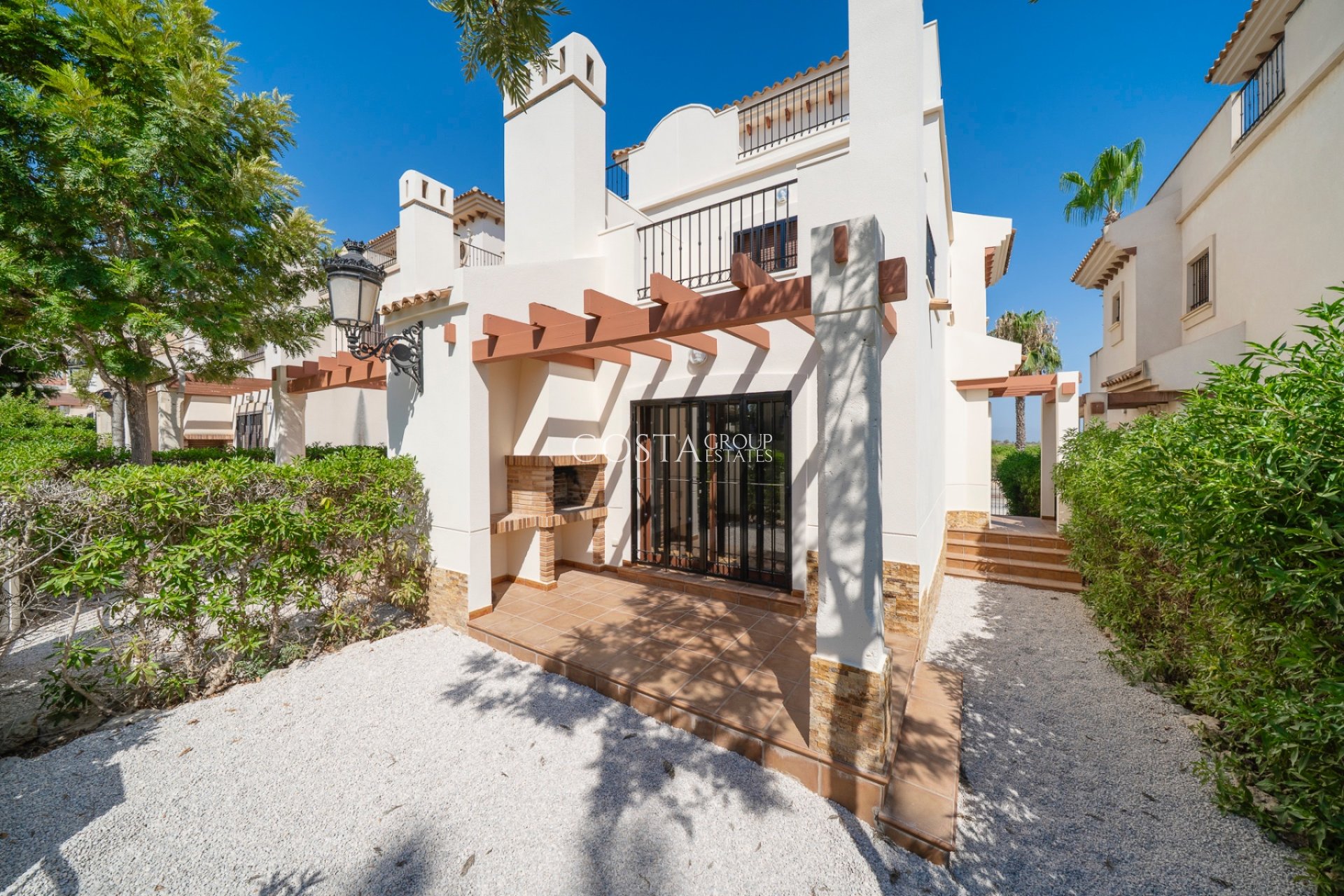 Resale - House -
Algorfa