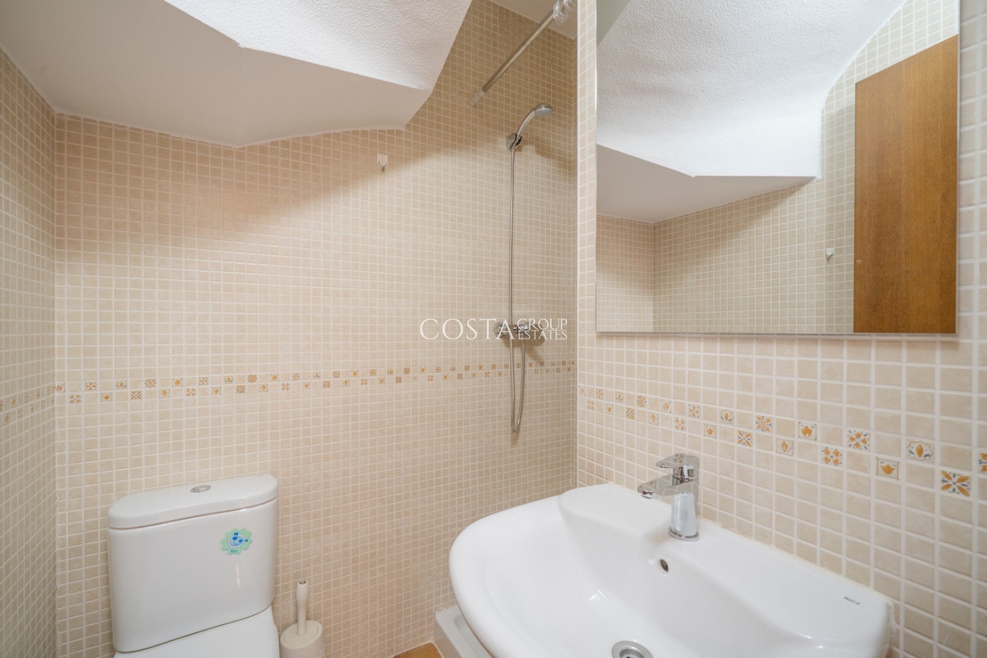 Resale - House -
Algorfa