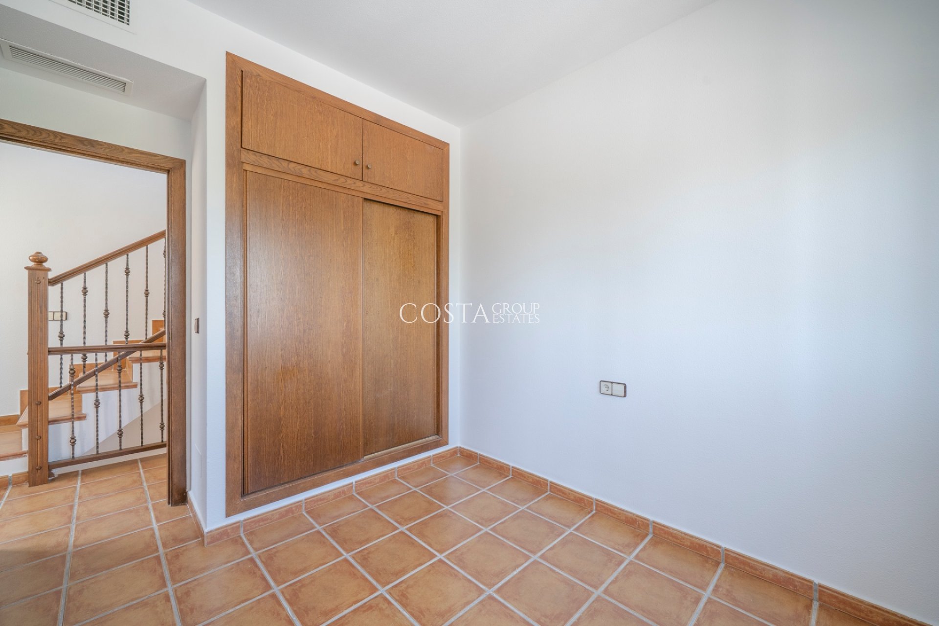 Resale - House -
Algorfa