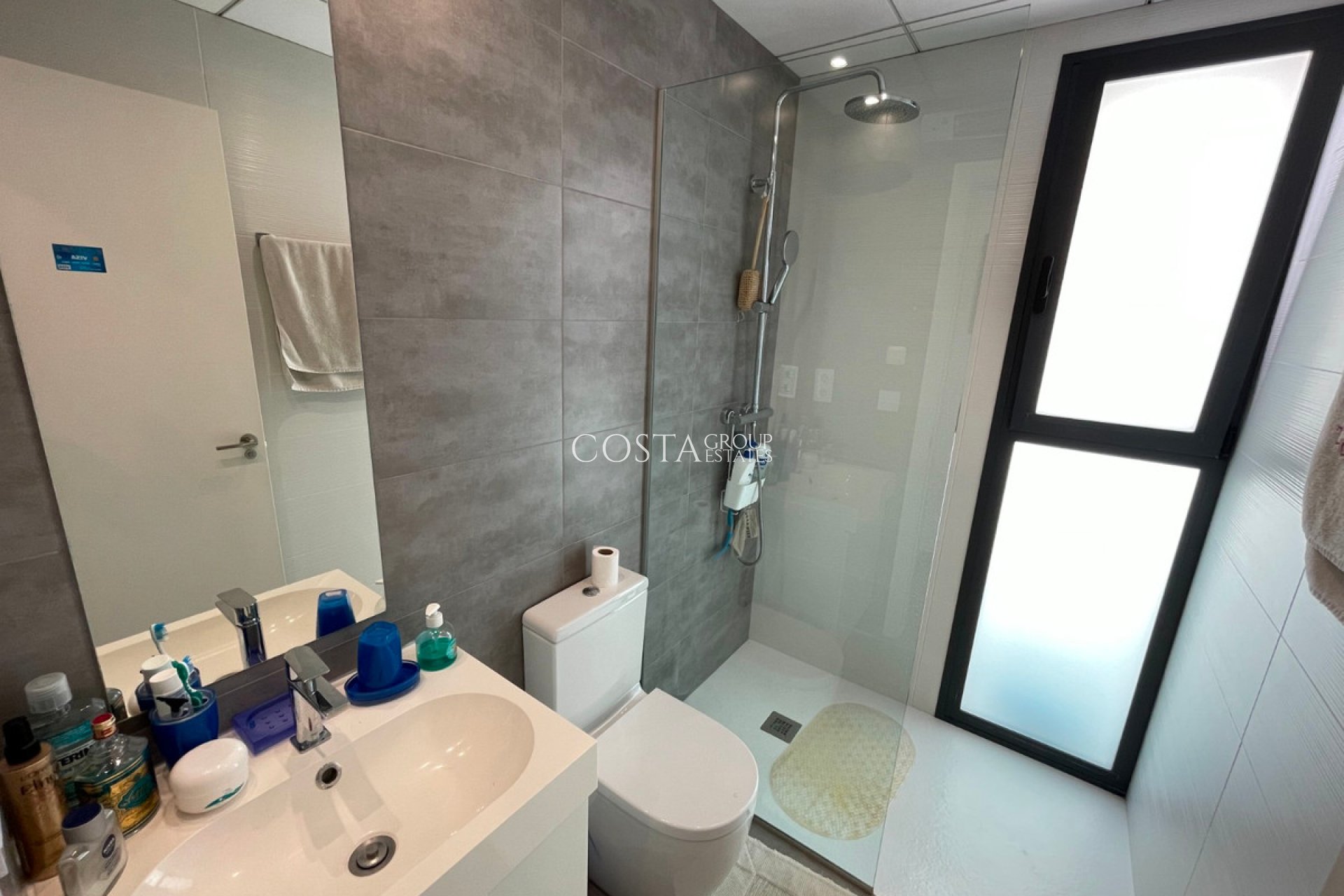 Resale - House -
Alicante - Alicante Centro