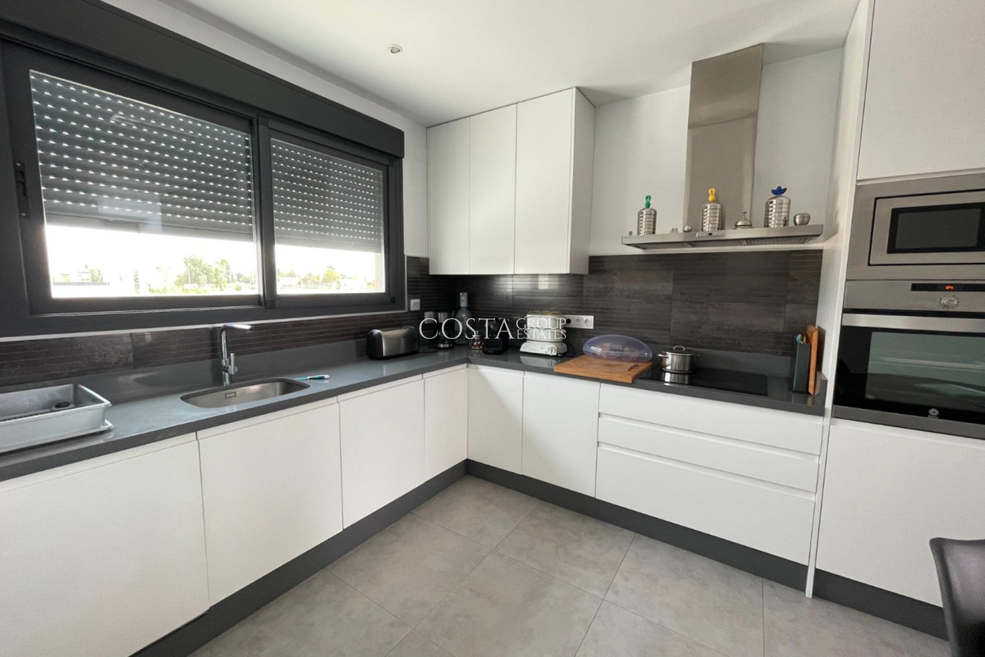 Resale - House -
Alicante - Alicante Centro