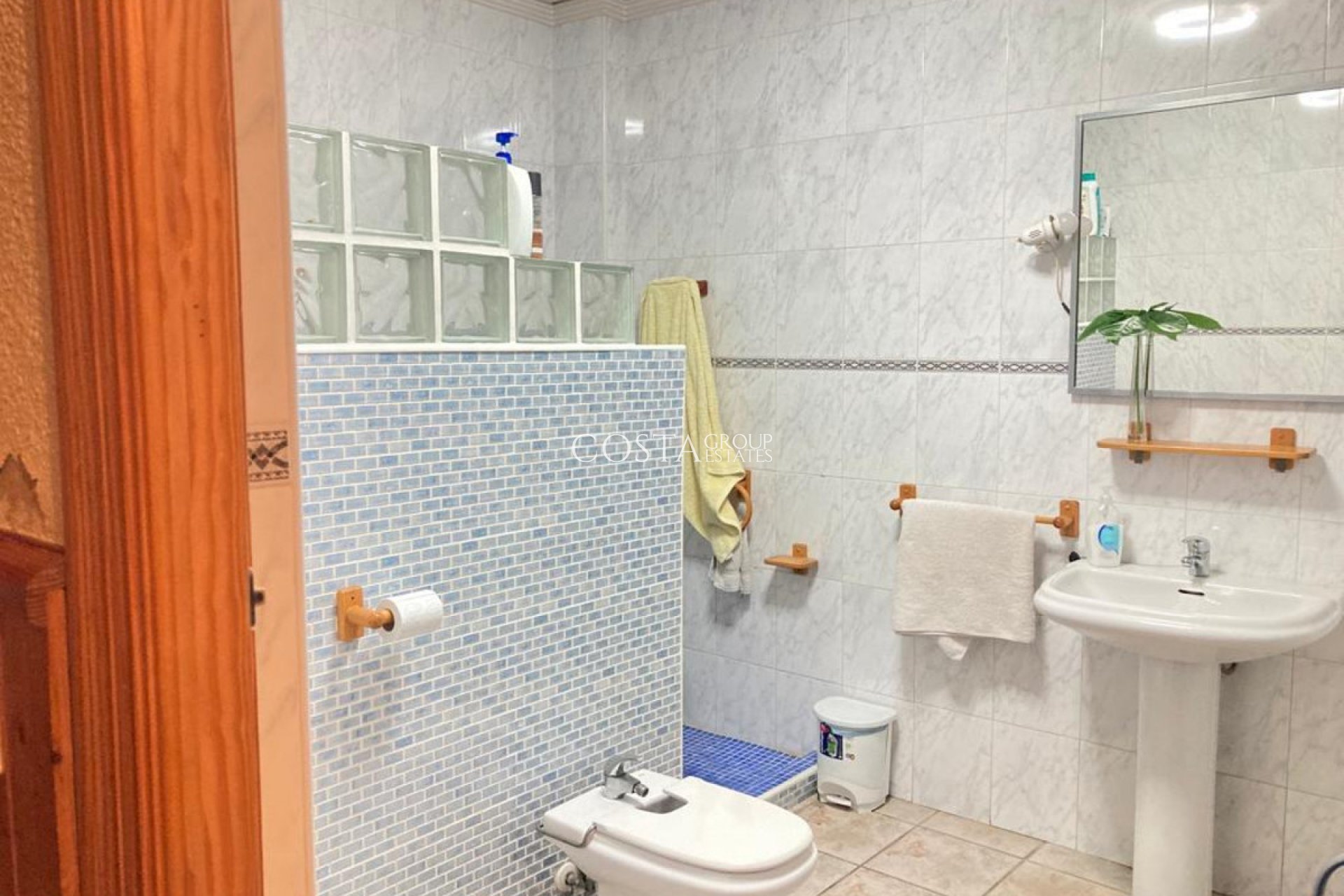 Resale - House -
Catral - Catral Centro
