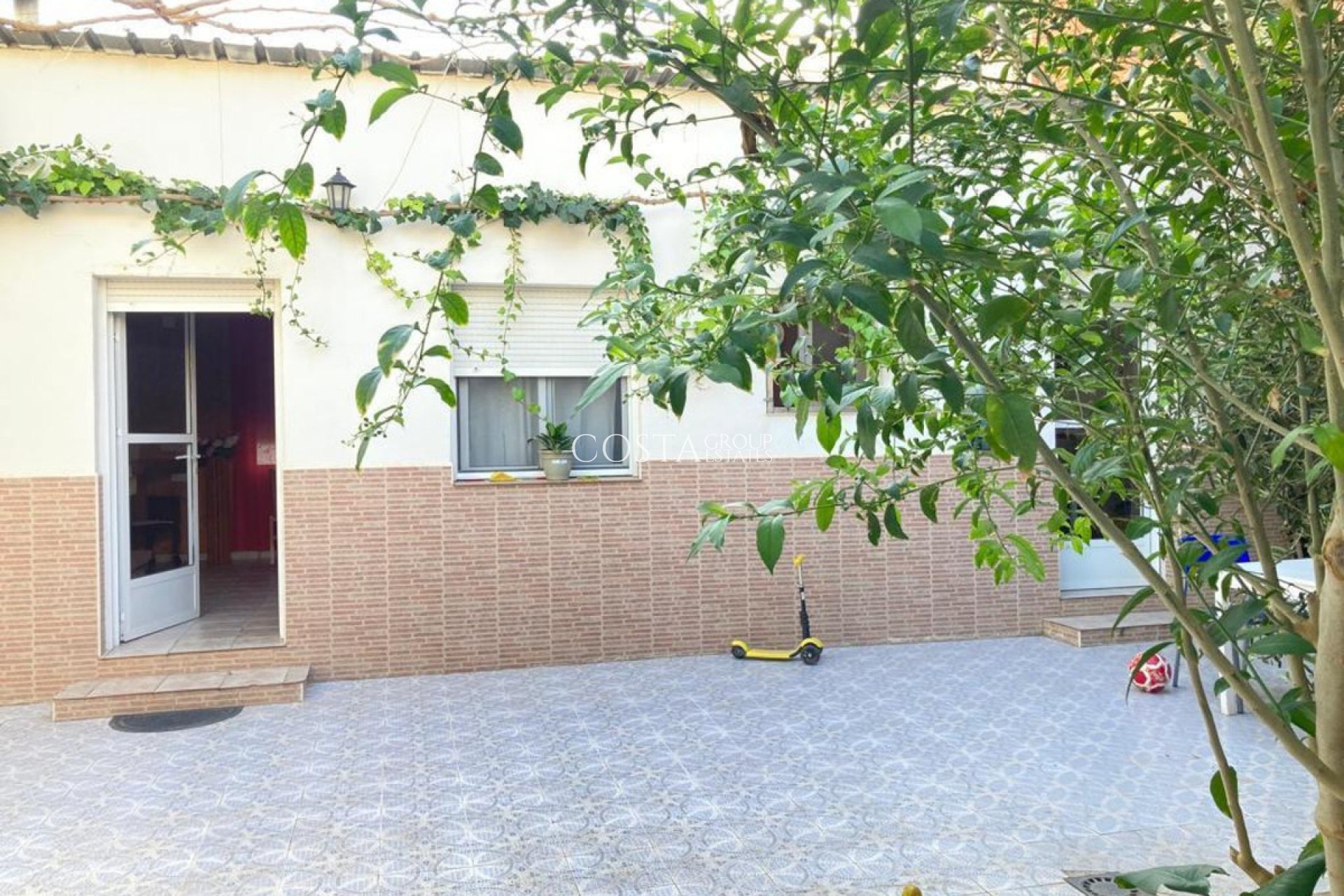 Resale - House -
Catral - Catral Centro