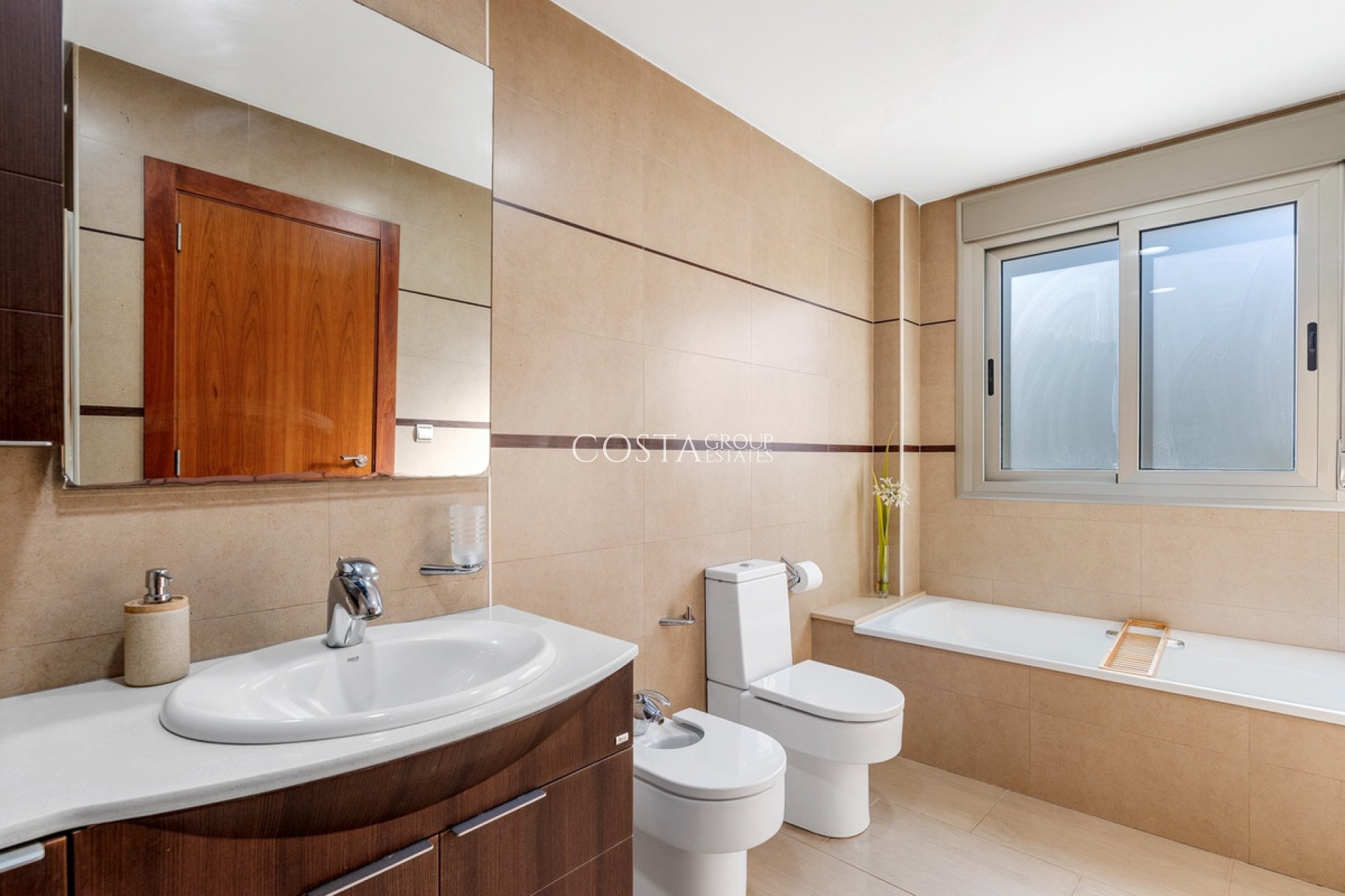 Resale - House -
Guardamar del Segura - Guardamar del Segura Centro