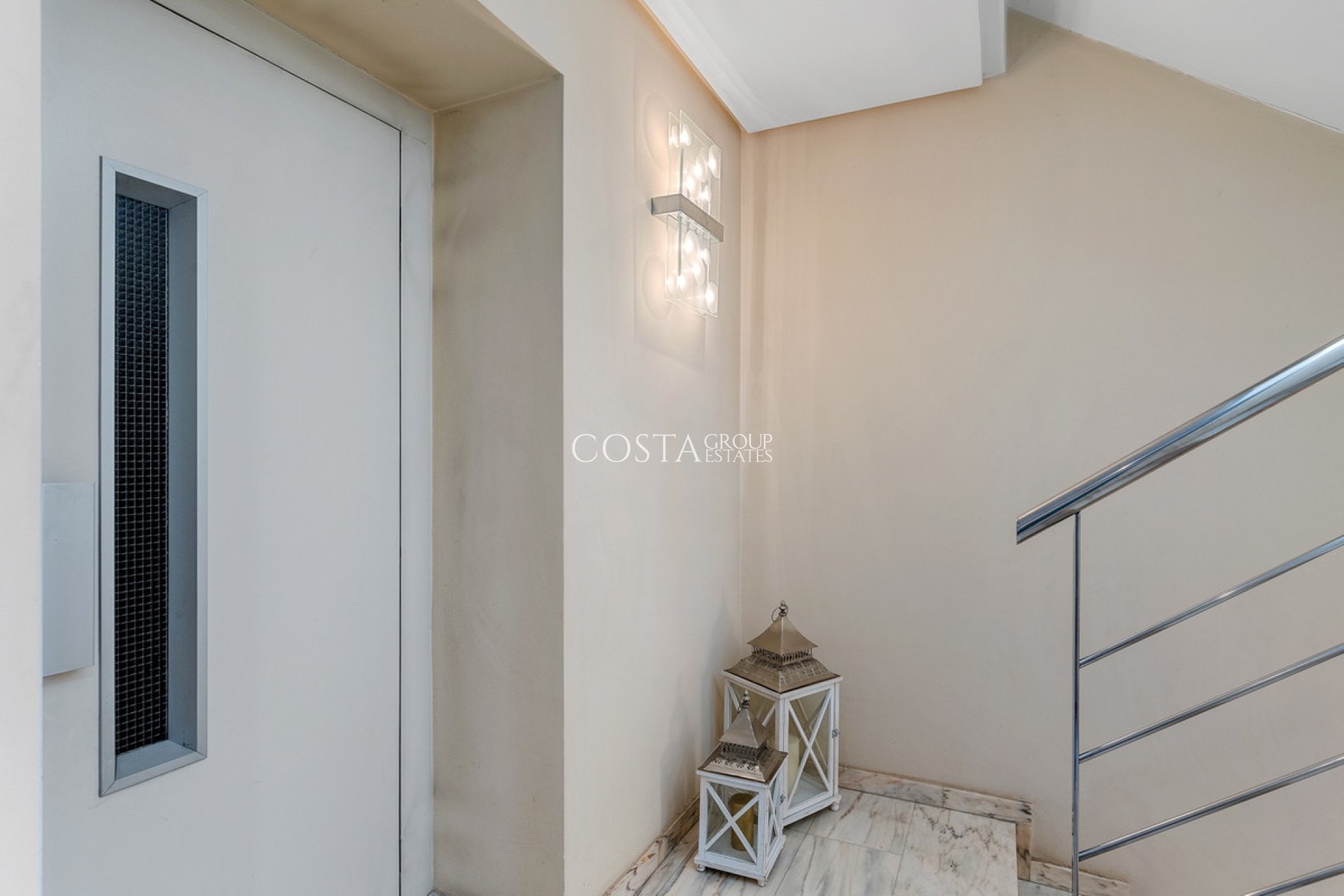 Resale - House -
Guardamar del Segura - Guardamar del Segura Centro