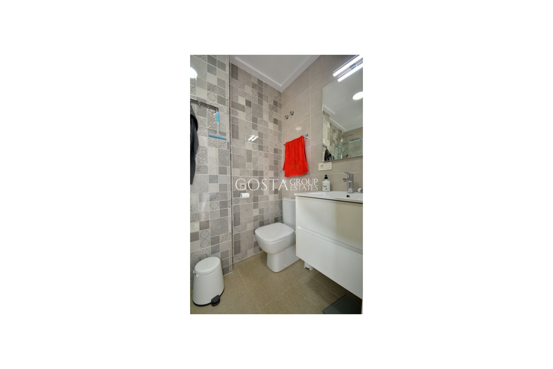 Resale - House -
Guardamar del Segura - Guardamar del Segura Centro