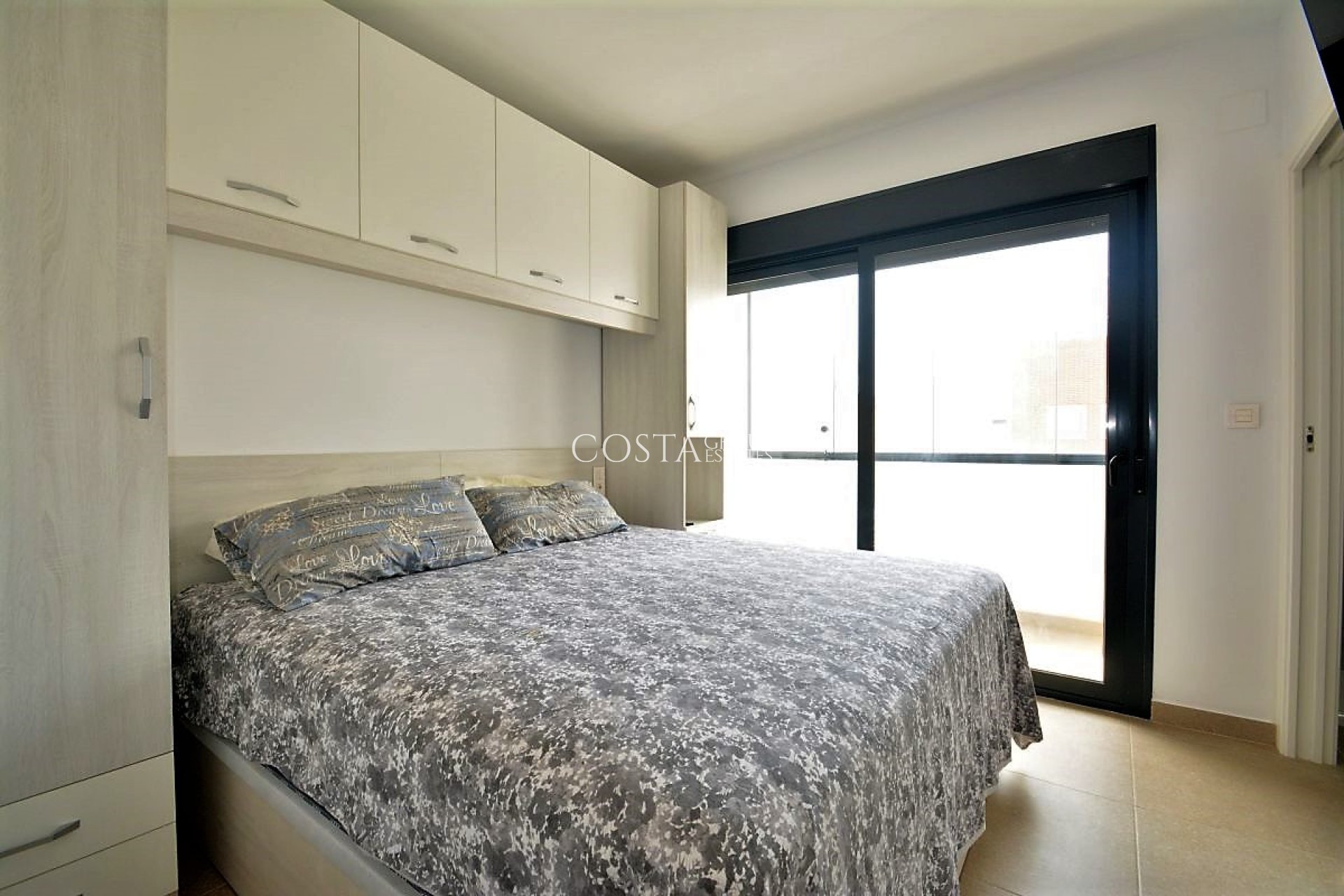 Resale - House -
Guardamar del Segura - Guardamar del Segura Centro