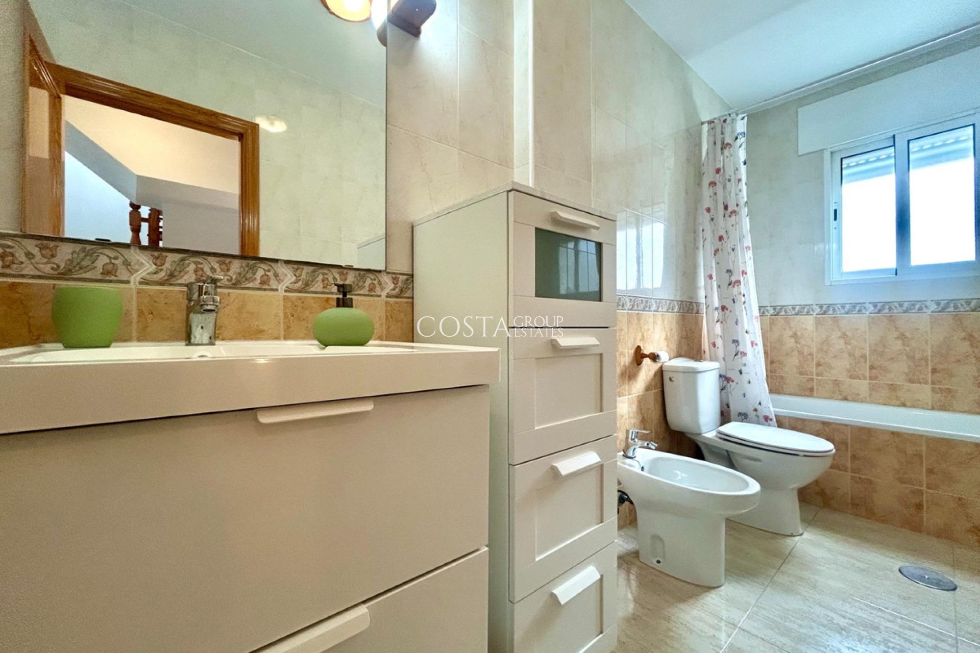 Resale - House -
Orihuela - Campoamor