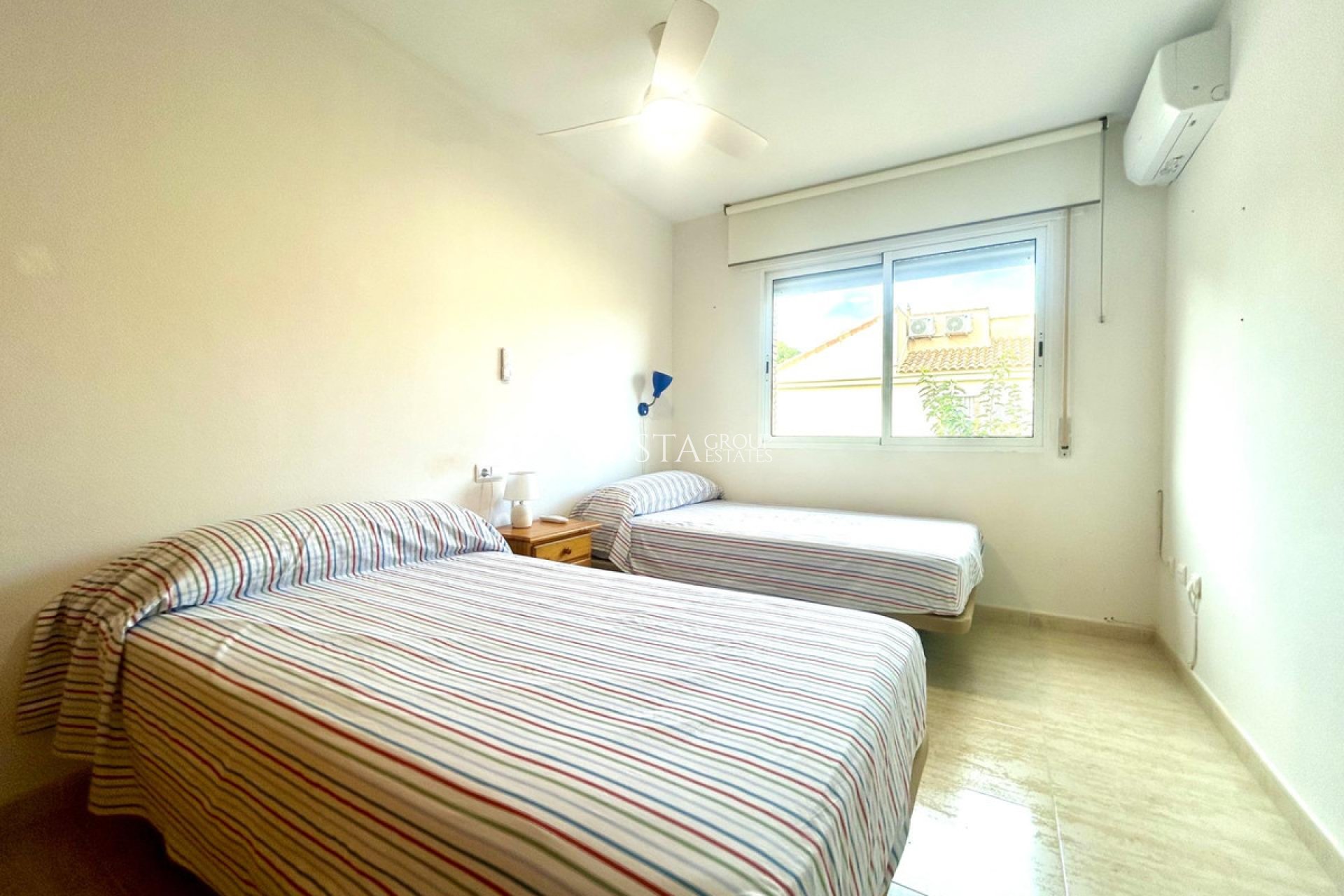 Resale - House -
Orihuela Costa - Campoamor