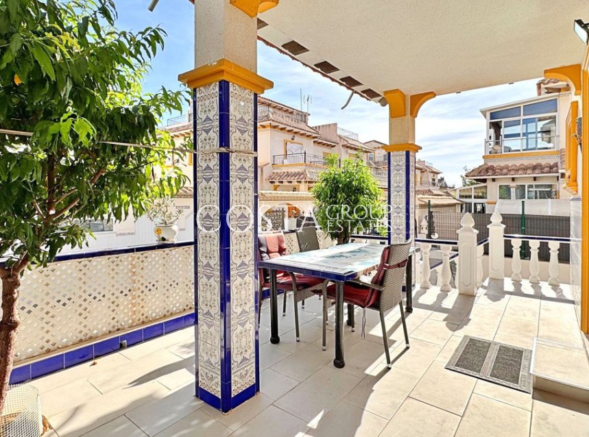 Resale - House -
Orihuela Costa - La Campana