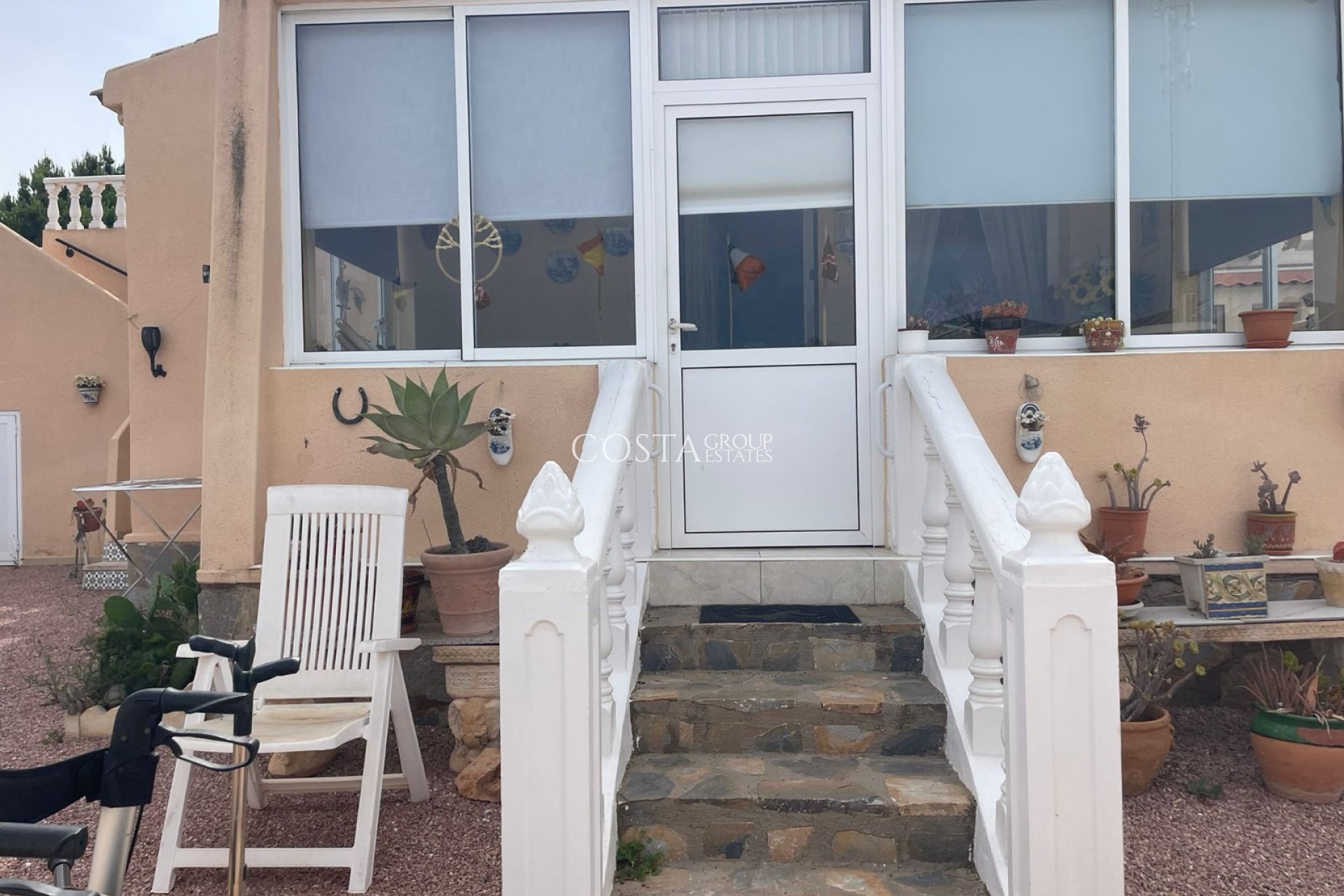 Resale - House -
Orihuela Costa - La Florida