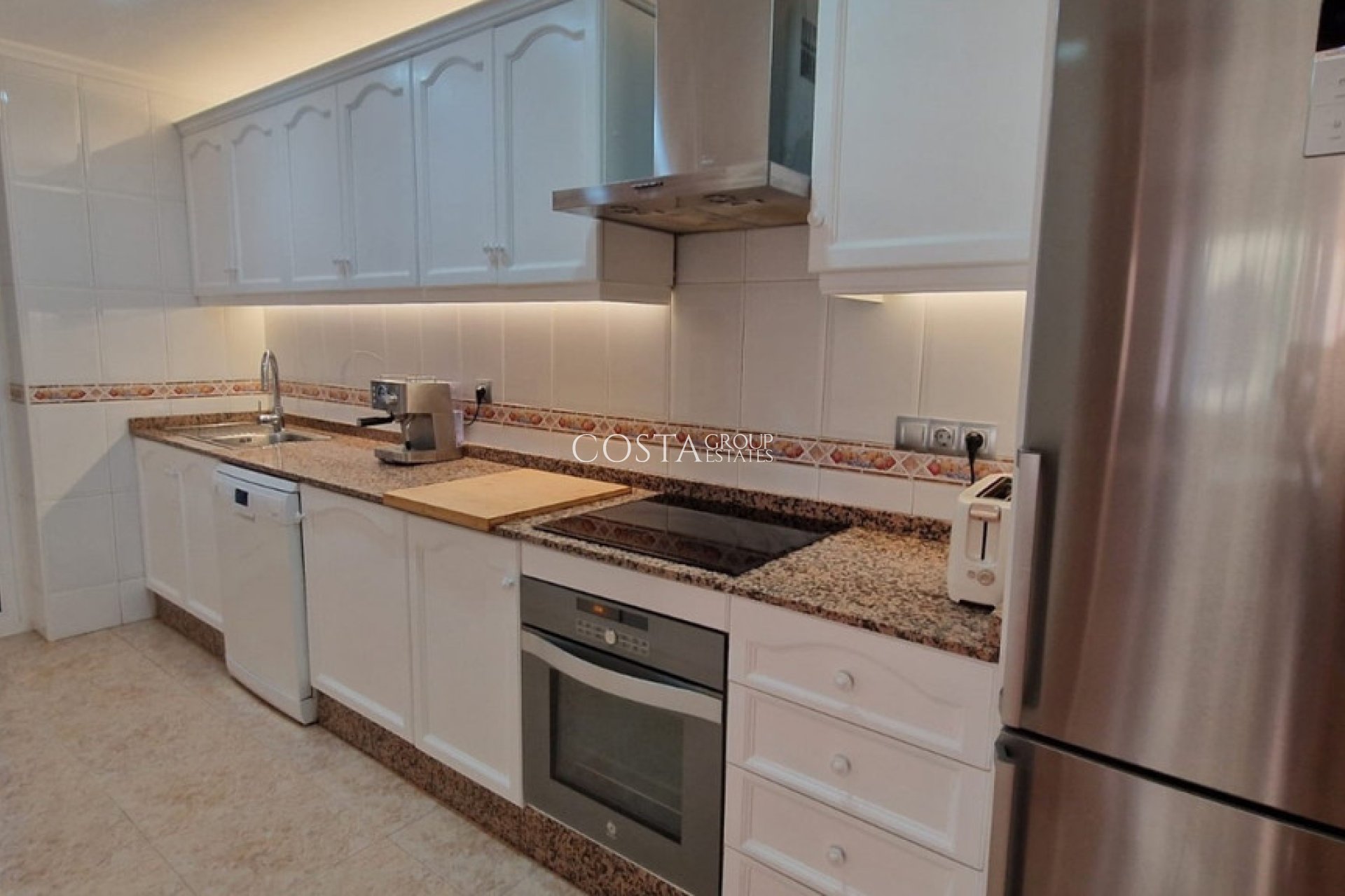 Resale - House -
Orihuela Costa - La Florida