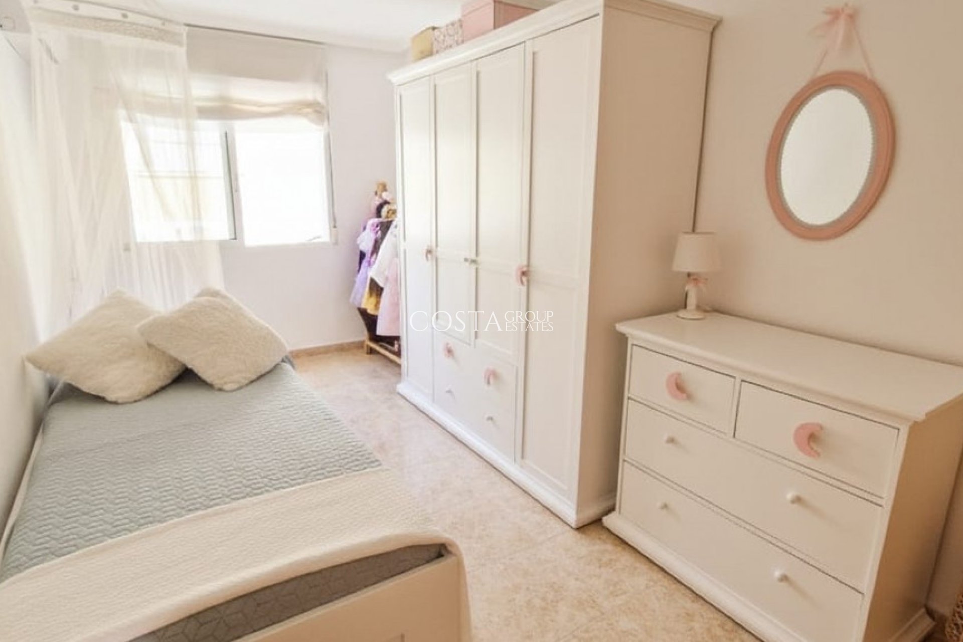 Resale - House -
Orihuela Costa - La Florida