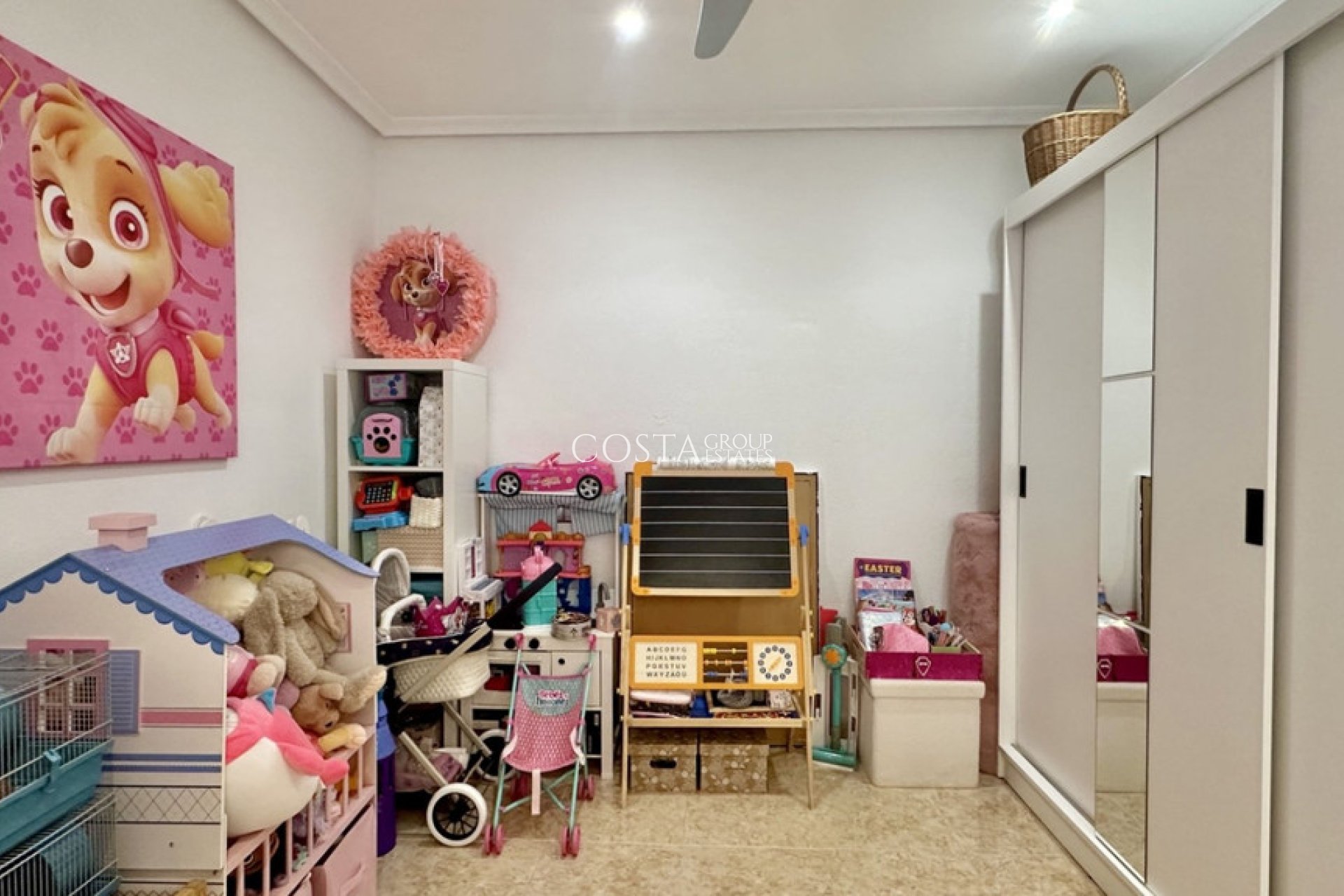 Resale - House -
Orihuela Costa - La Florida