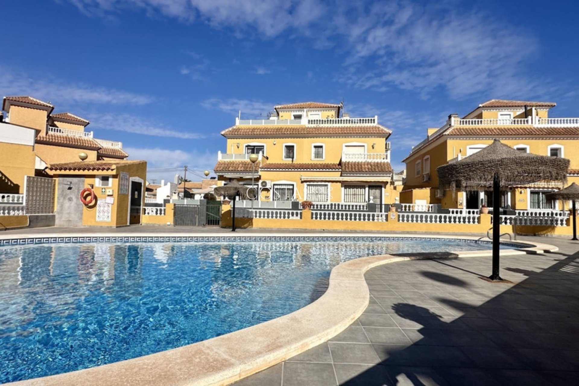 Resale - House -
Orihuela Costa - La Florida