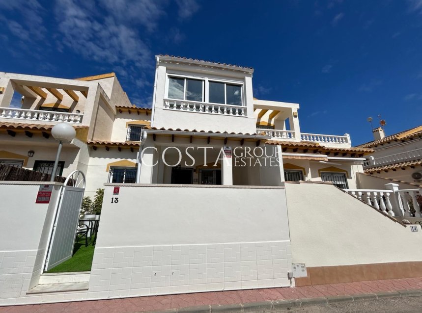 Resale - House -
Orihuela Costa - La Florida