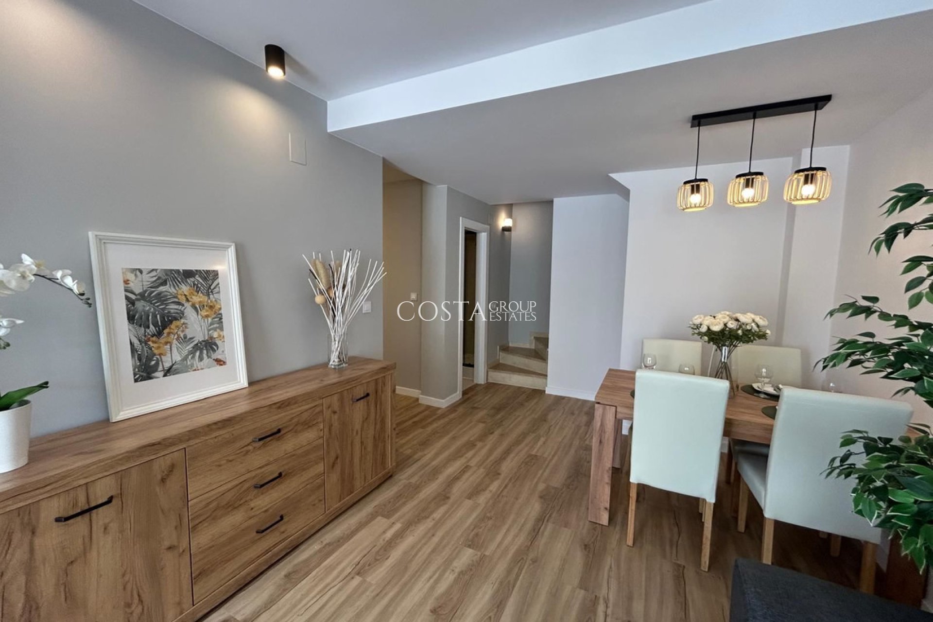 Resale - House -
Orihuela Costa - La Florida