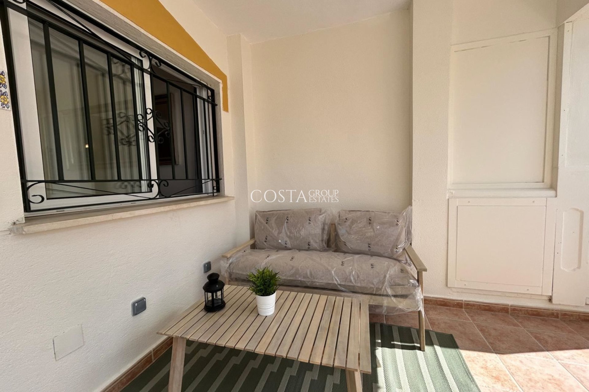 Resale - House -
Orihuela Costa - La Florida