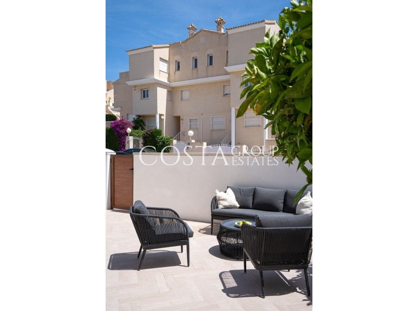 Resale - House -
Orihuela Costa - La Florida