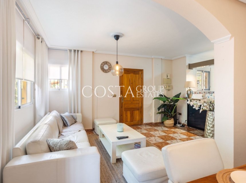 Resale - House -
Orihuela Costa - La Regia