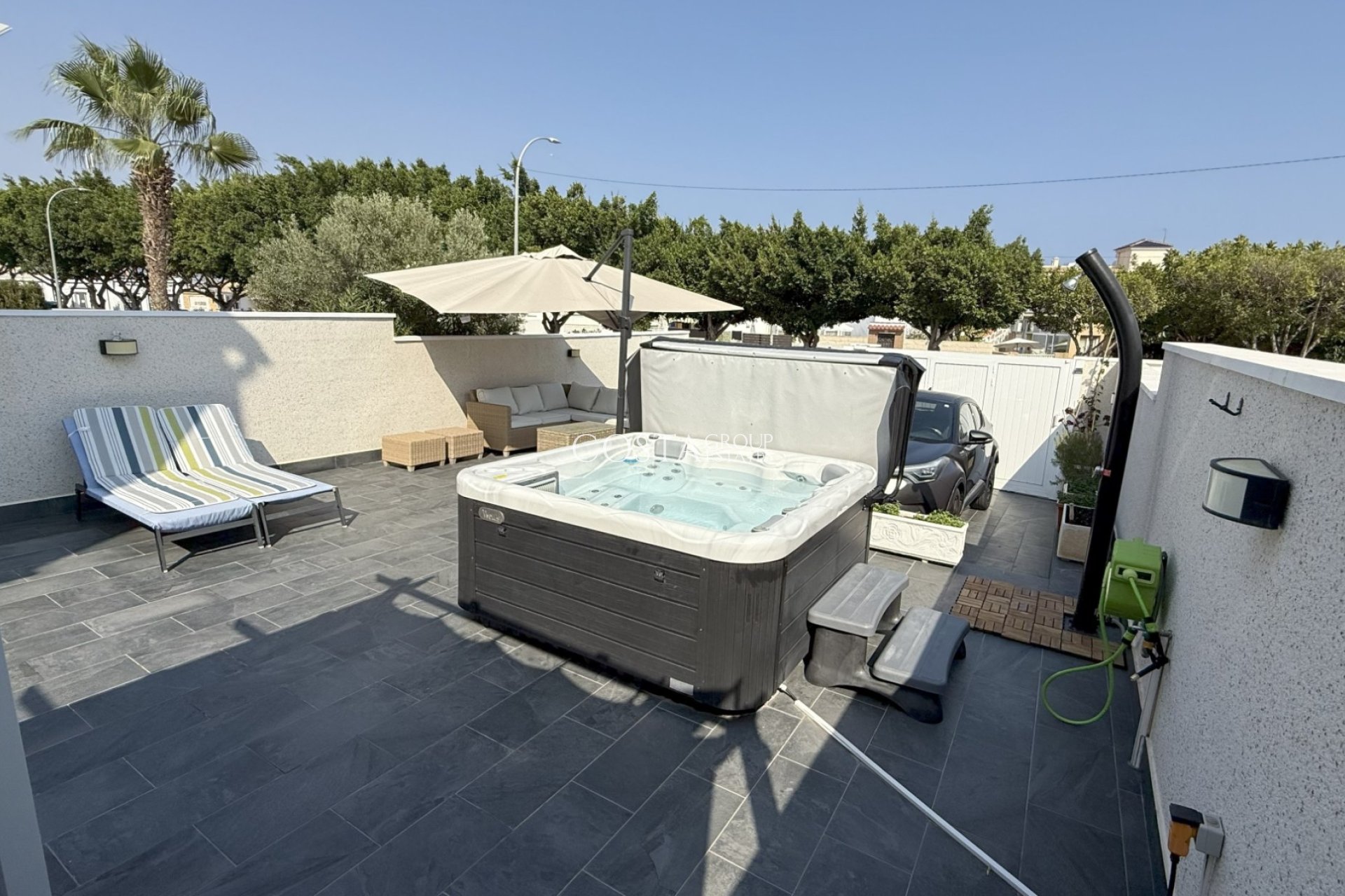 Resale - House -
Orihuela Costa - La Zenia