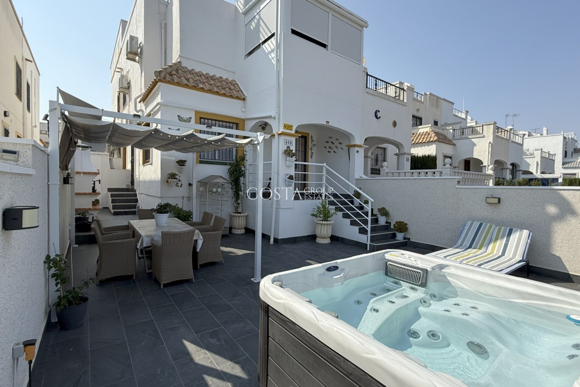 Resale - House -
Orihuela Costa - La Zenia