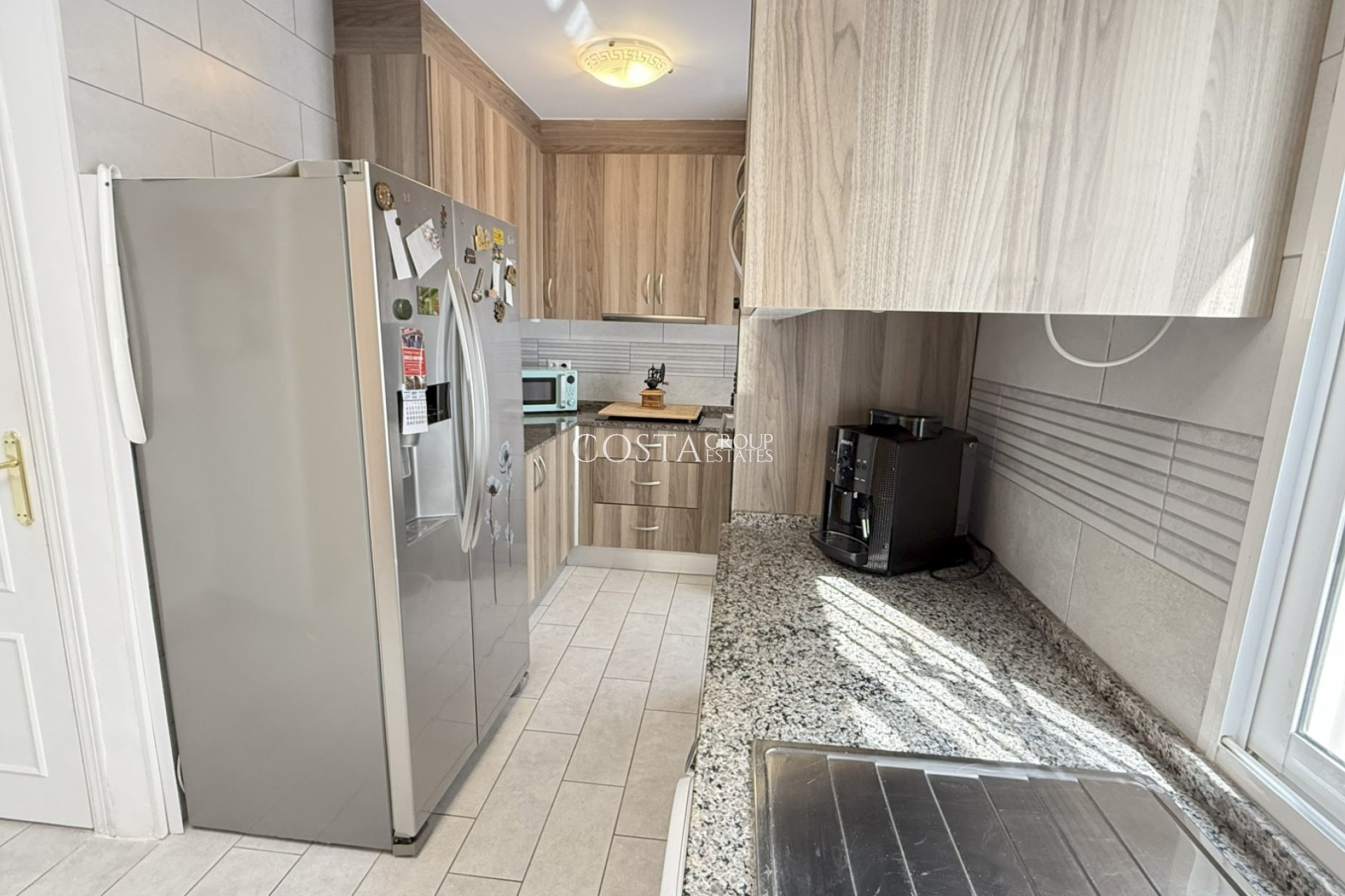 Resale - House -
Orihuela Costa - La Zenia