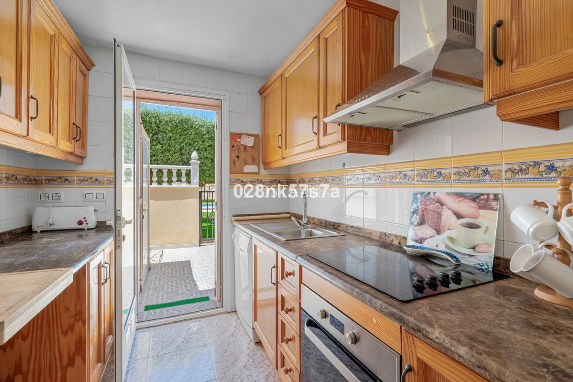Resale - House -
Orihuela Costa - La Zenia