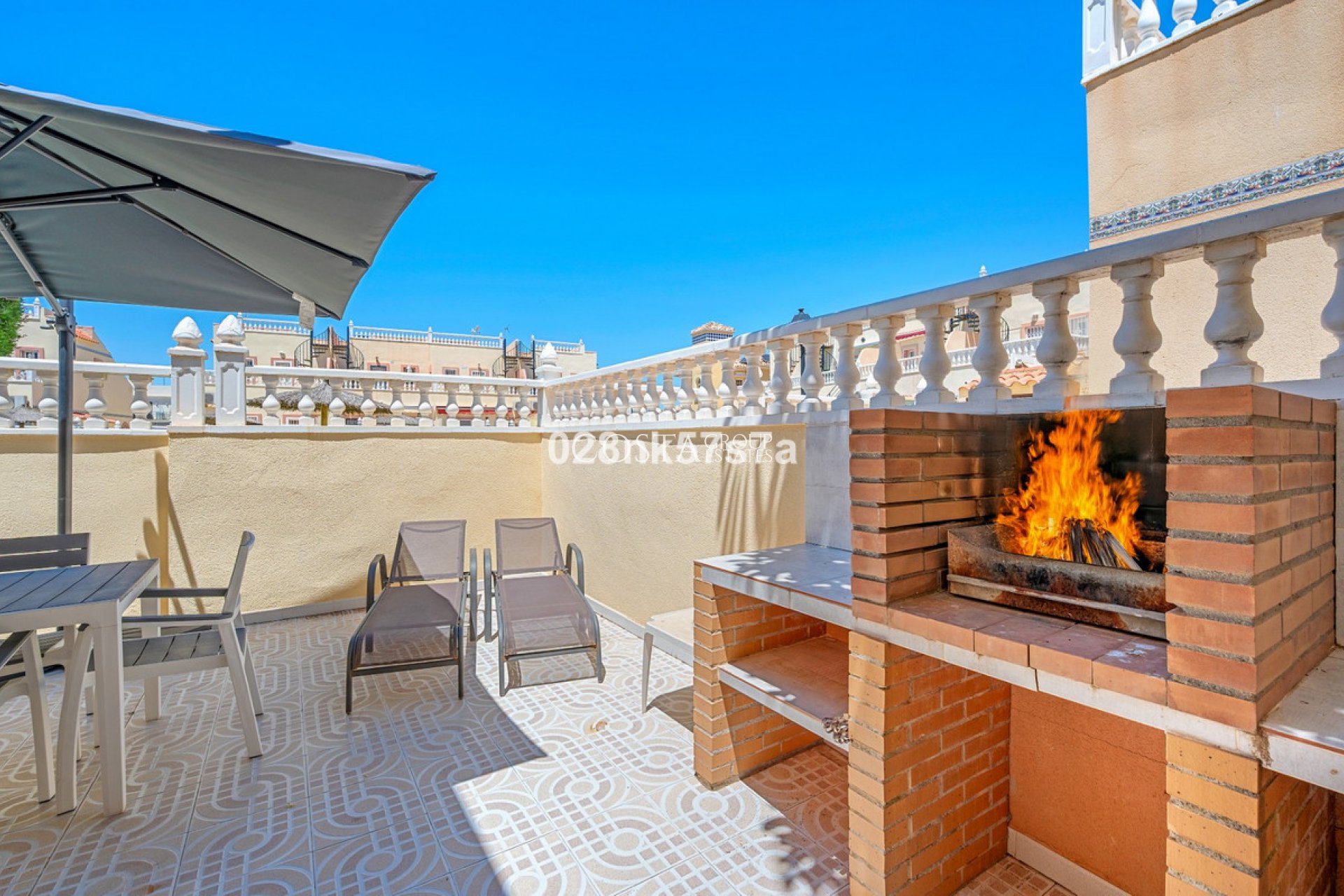 Resale - House -
Orihuela Costa - La Zenia