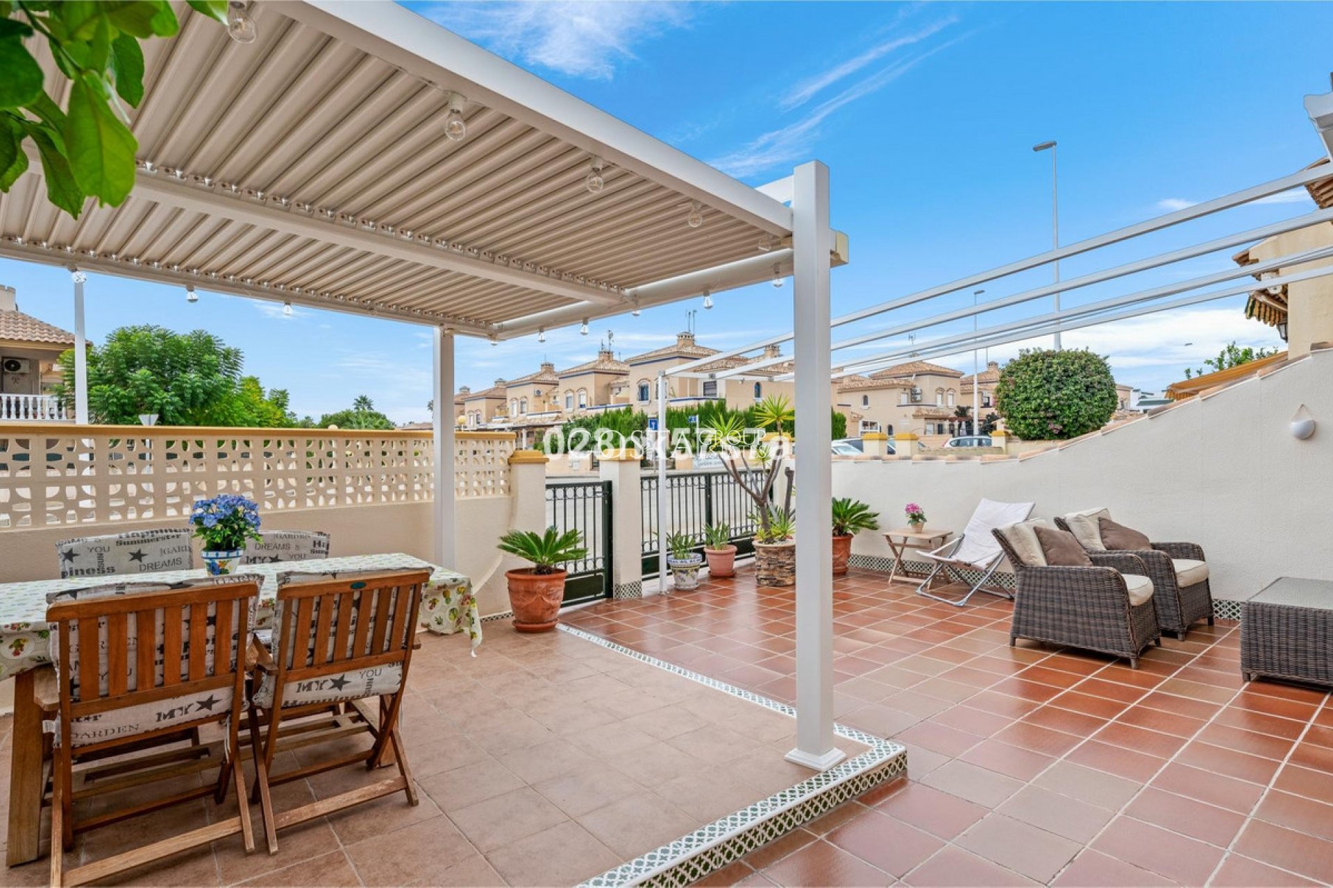Resale - House -
Orihuela Costa - La Zenia