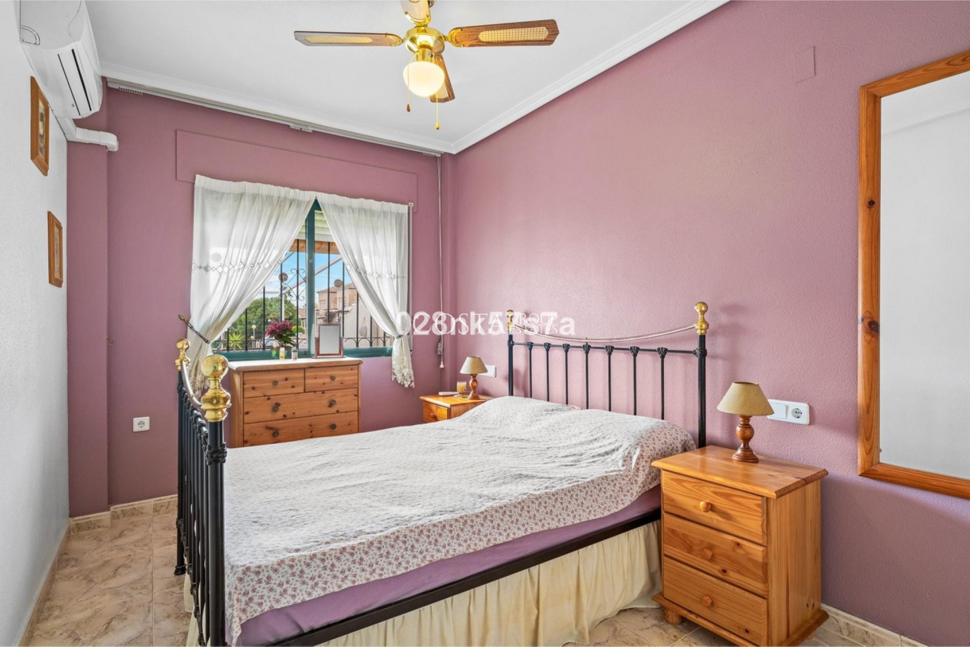 Resale - House -
Orihuela Costa - La Zenia