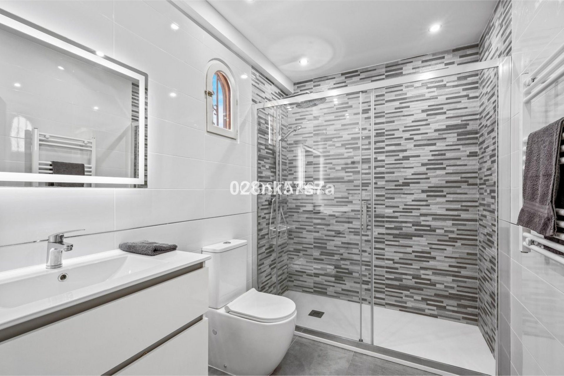 Resale - House -
Orihuela Costa - La Zenia