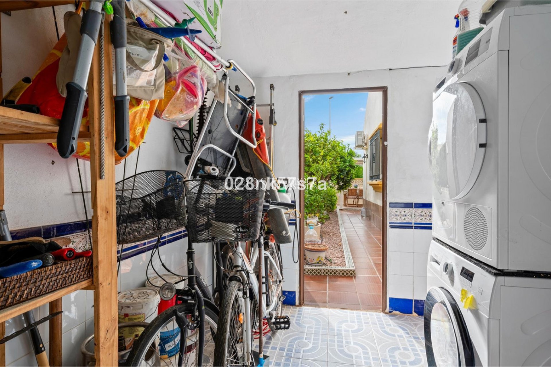 Resale - House -
Orihuela Costa - La Zenia