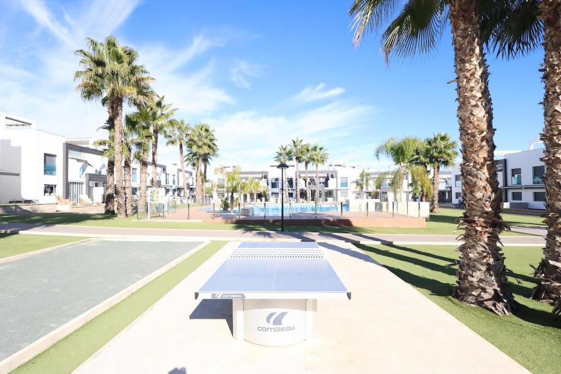 Resale - House -
Orihuela Costa - La Zenia