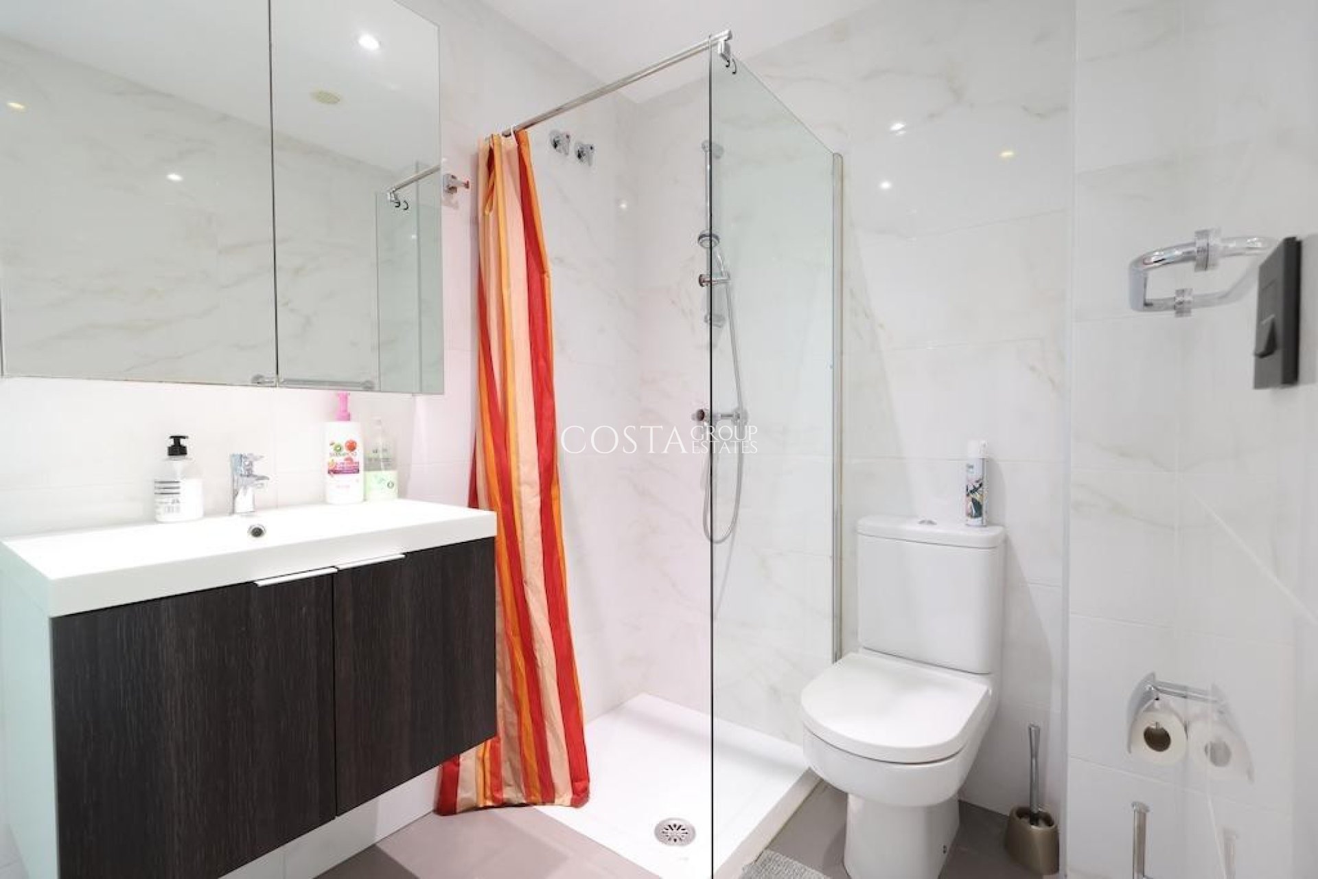 Resale - House -
Orihuela Costa - La Zenia