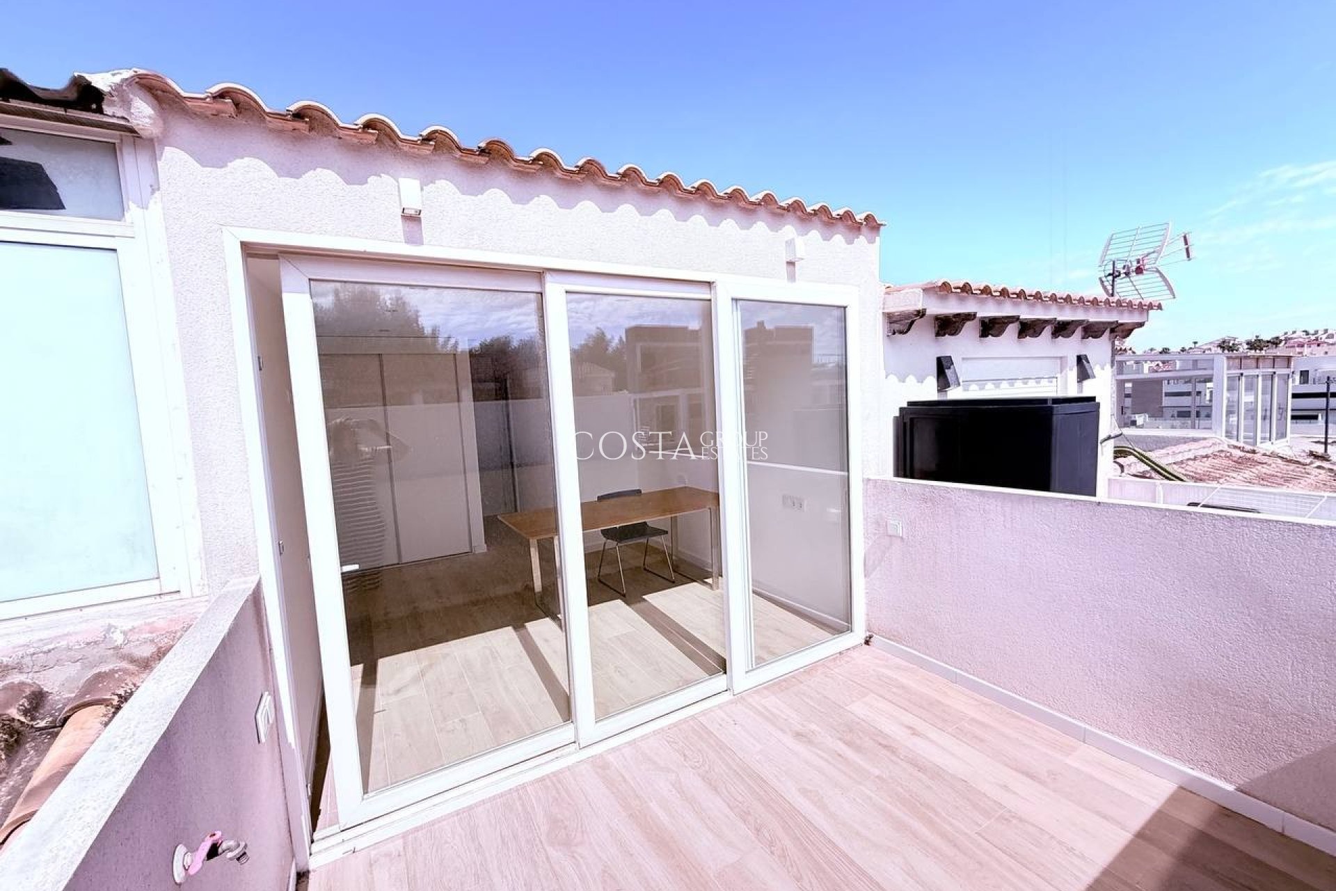Resale - House -
Orihuela Costa - Las Filipinas