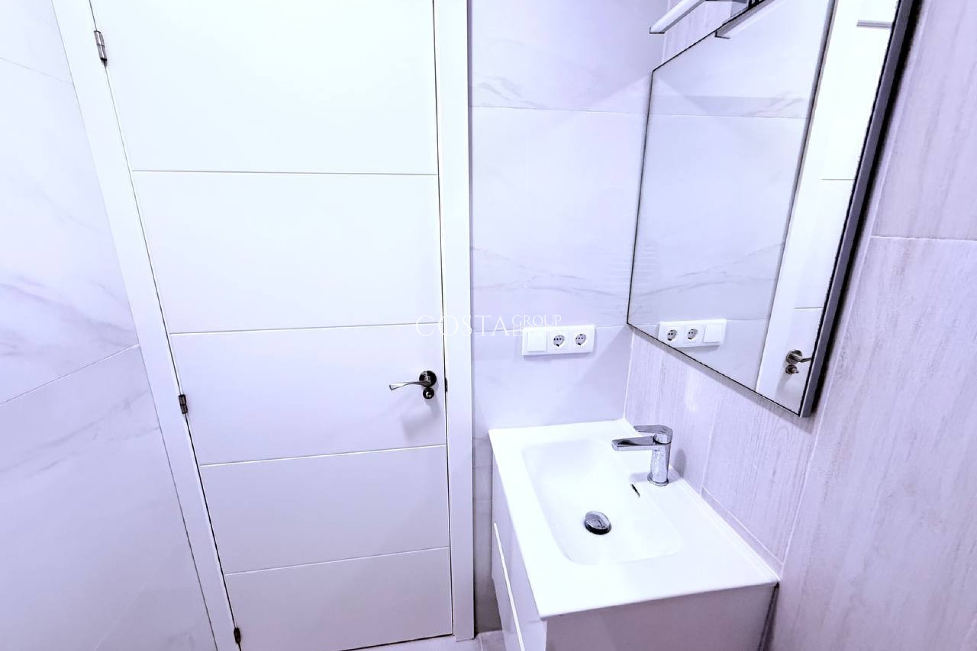 Resale - House -
Orihuela Costa - Las Filipinas