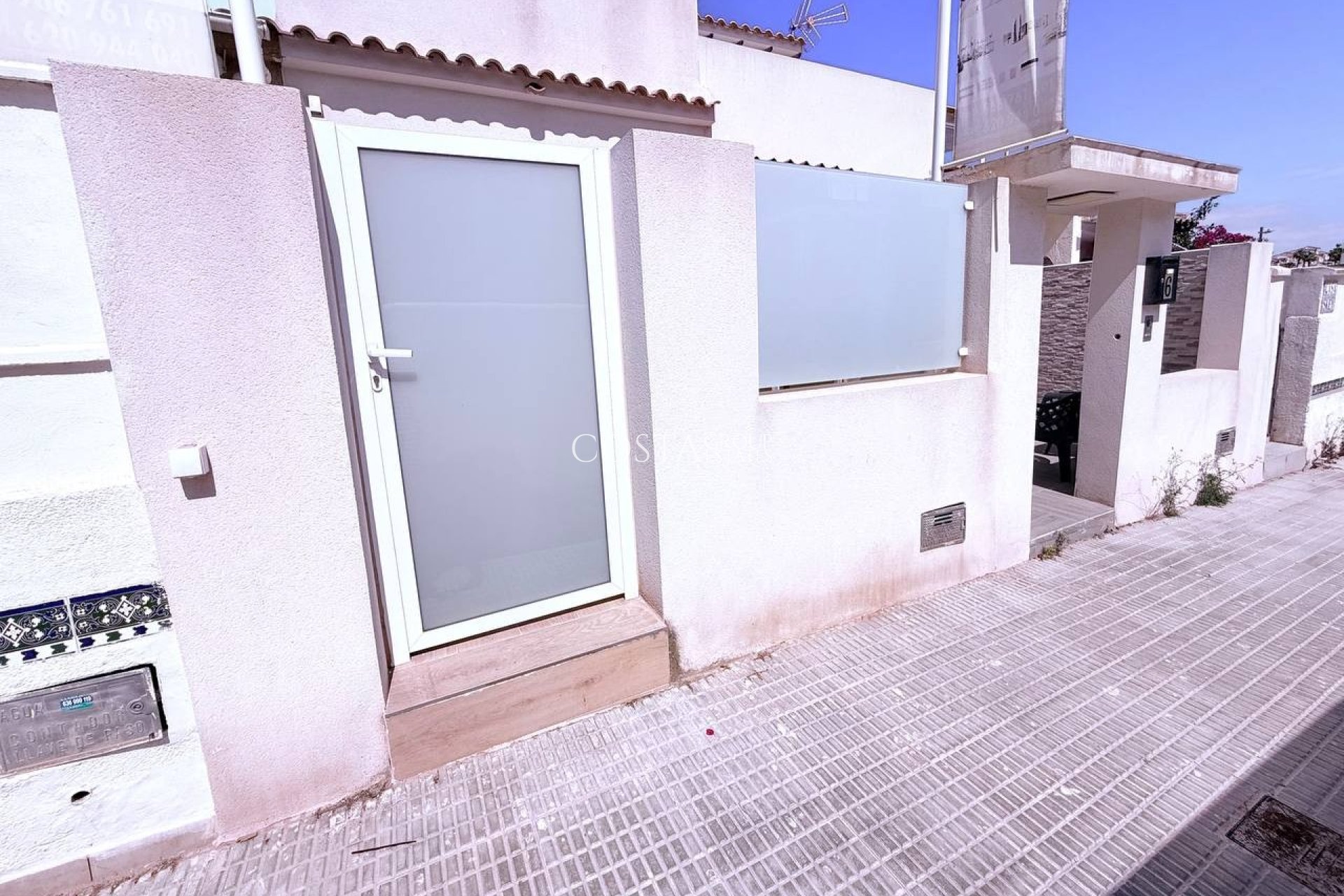 Resale - House -
Orihuela Costa - Las Filipinas