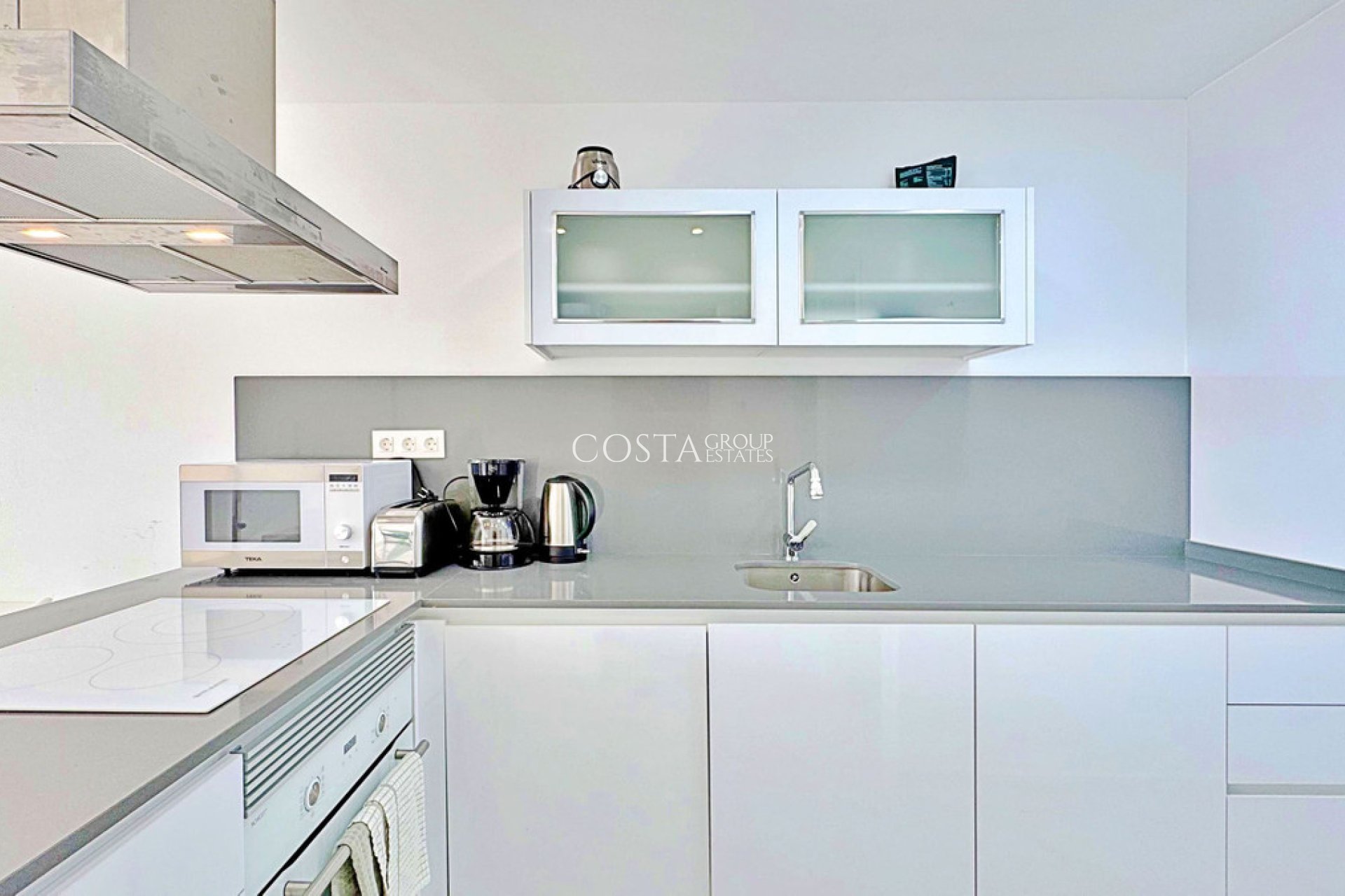 Resale - House -
Orihuela Costa - Los Balcones