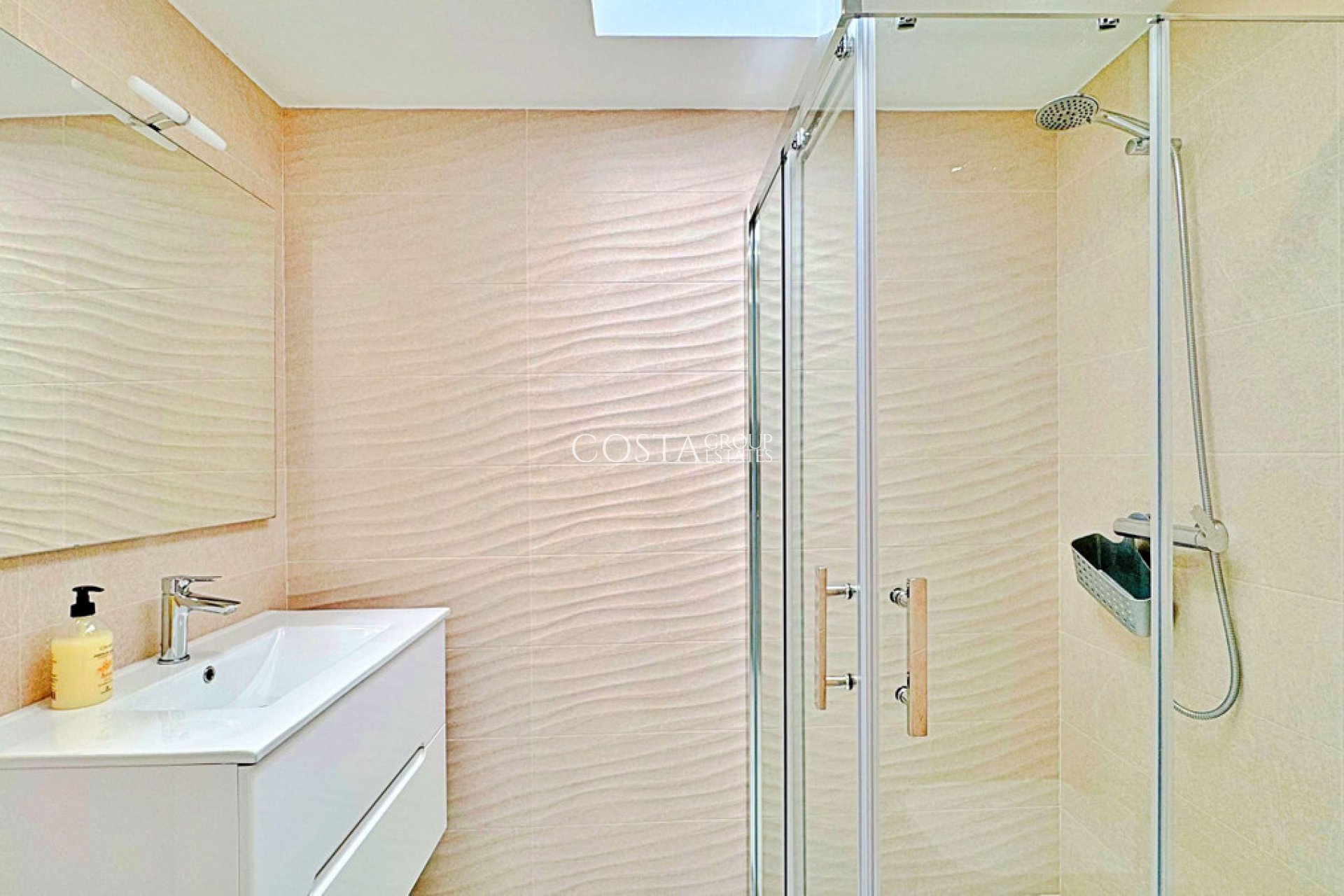 Resale - House -
Orihuela Costa - Los Balcones