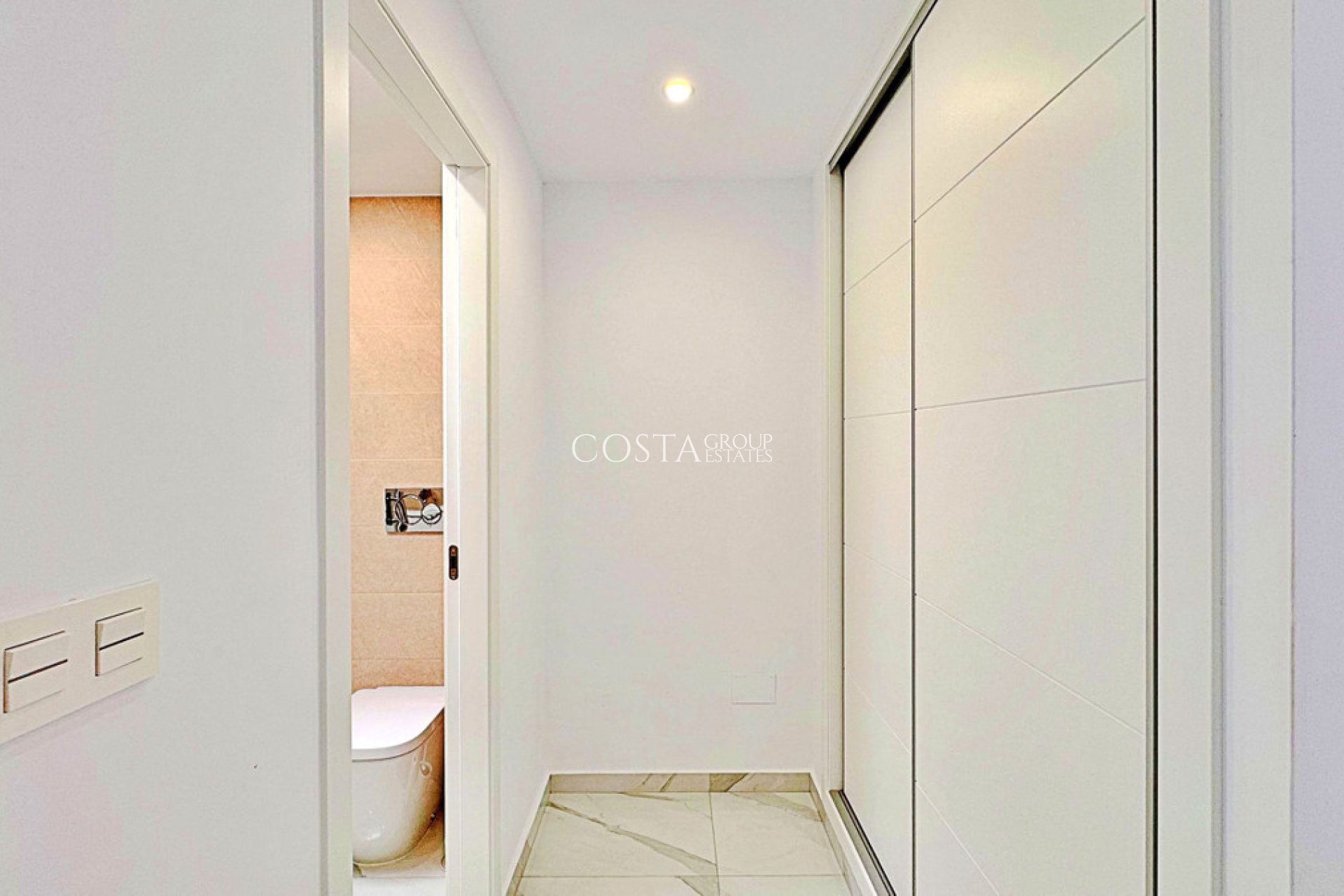 Resale - House -
Orihuela Costa - Los Balcones