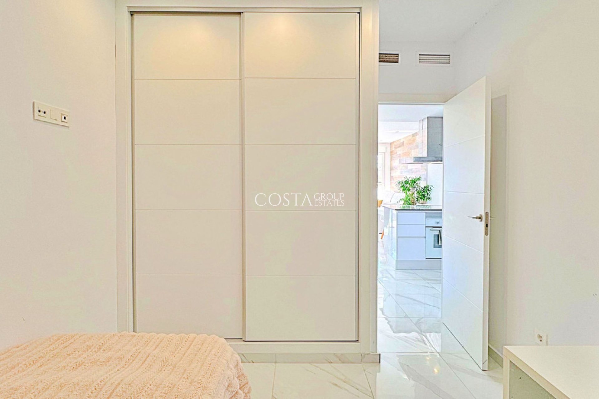 Resale - House -
Orihuela Costa - Los Balcones